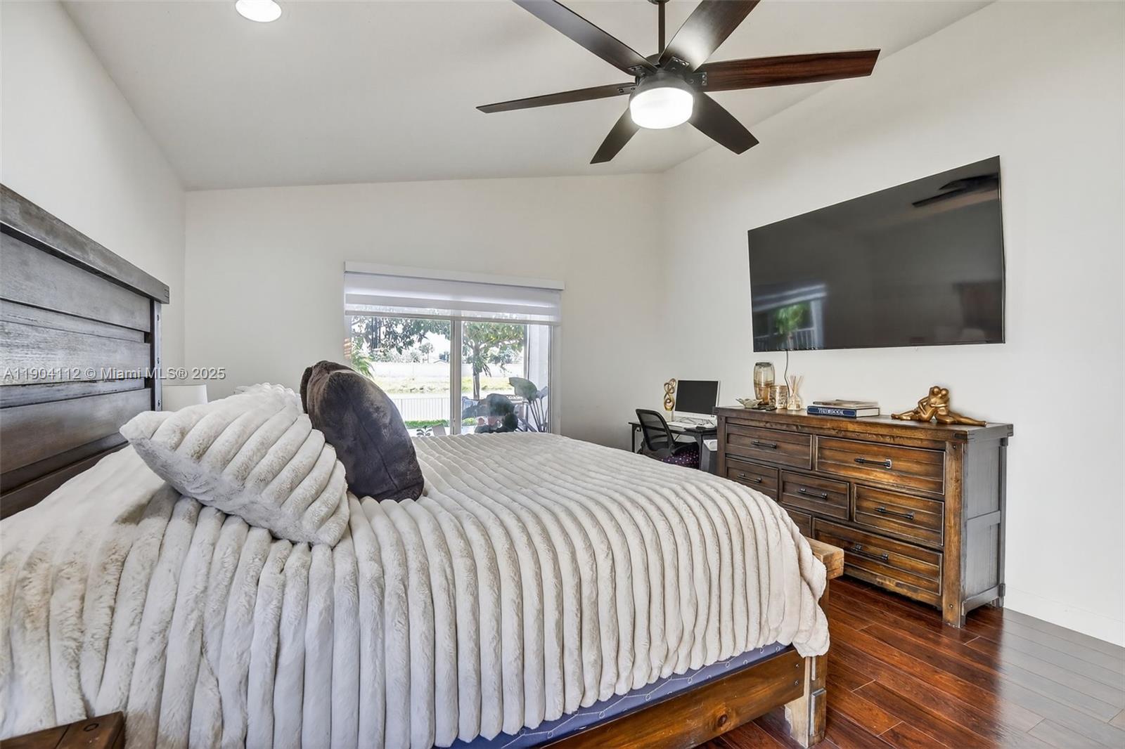 VULCAN MATERIALS COMPANY - Residential Lease