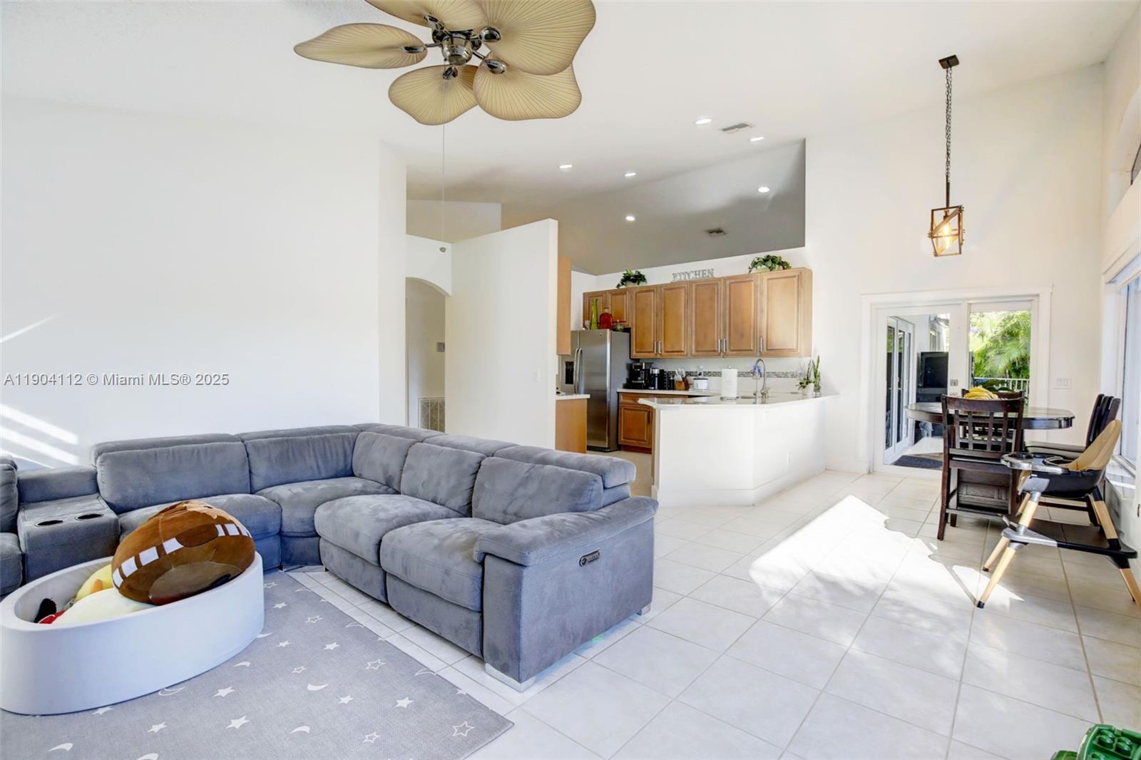 VULCAN MATERIALS COMPANY - Residential Lease