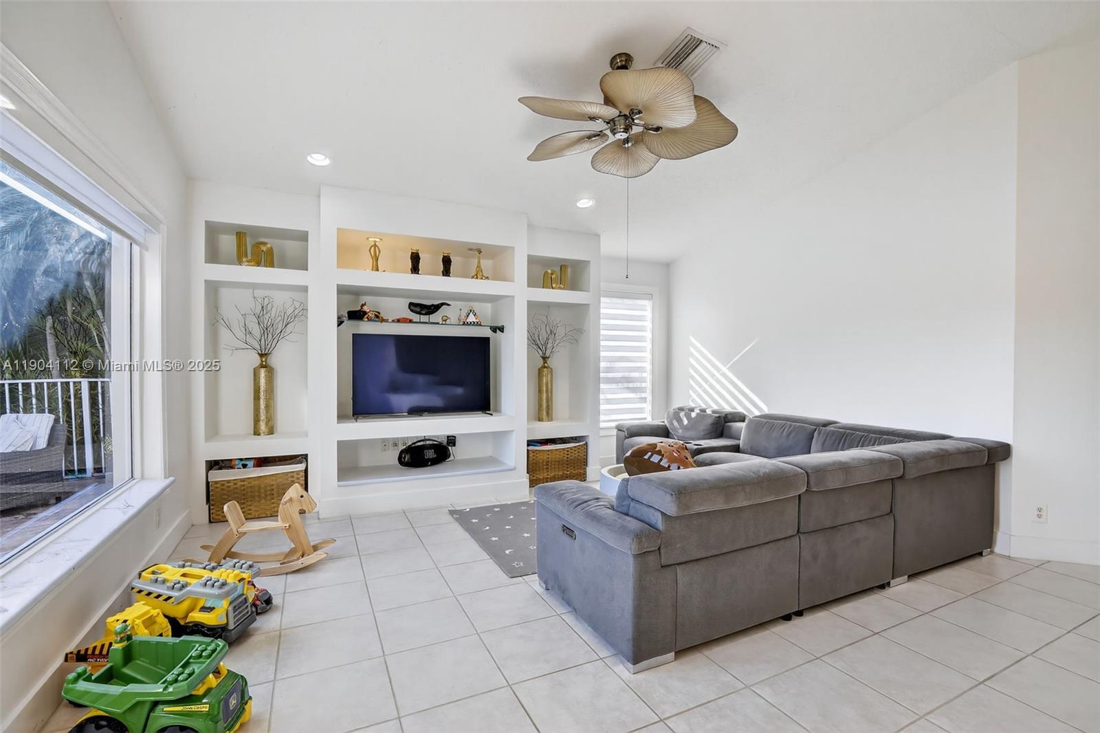 VULCAN MATERIALS COMPANY - Residential Lease