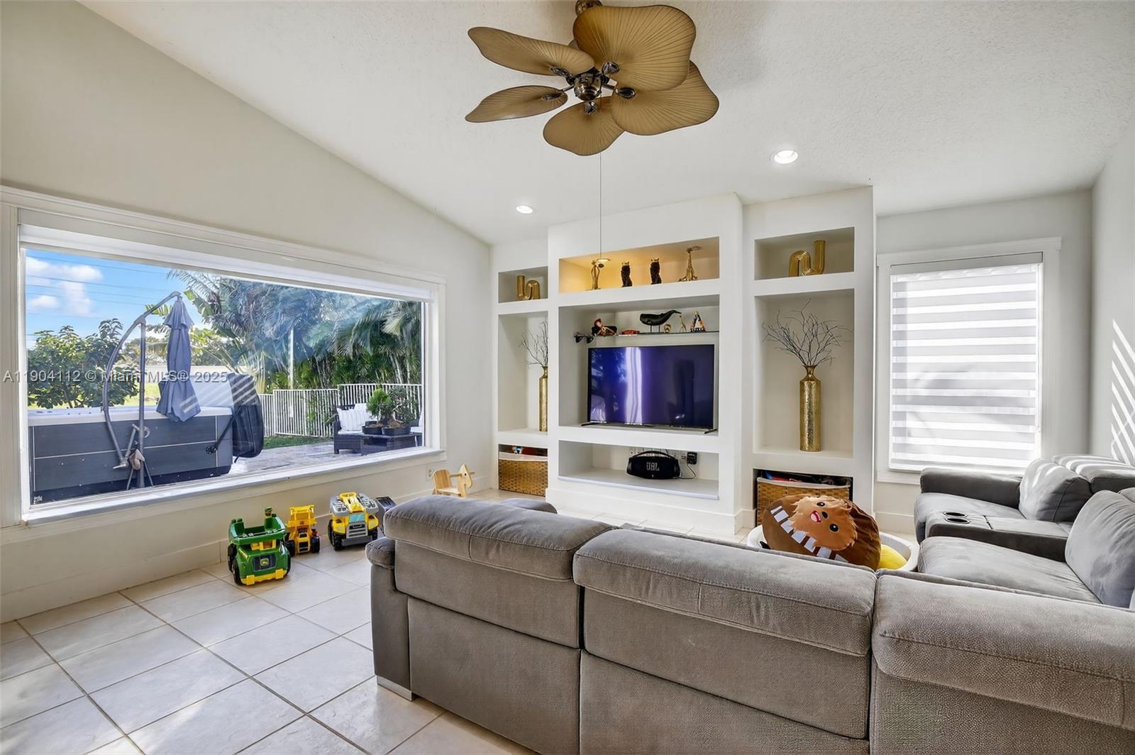 VULCAN MATERIALS COMPANY - Residential Lease