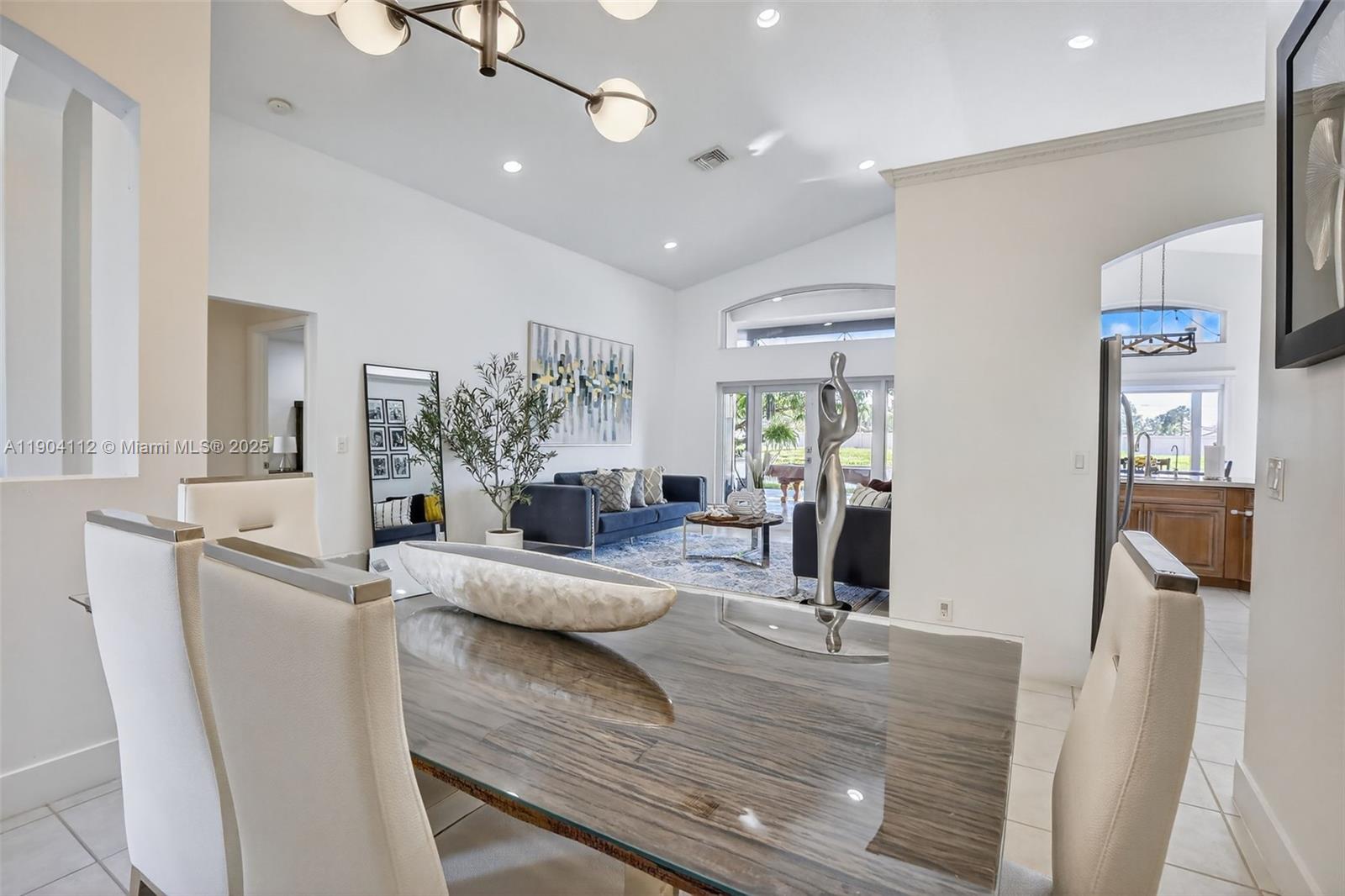 VULCAN MATERIALS COMPANY - Residential Lease