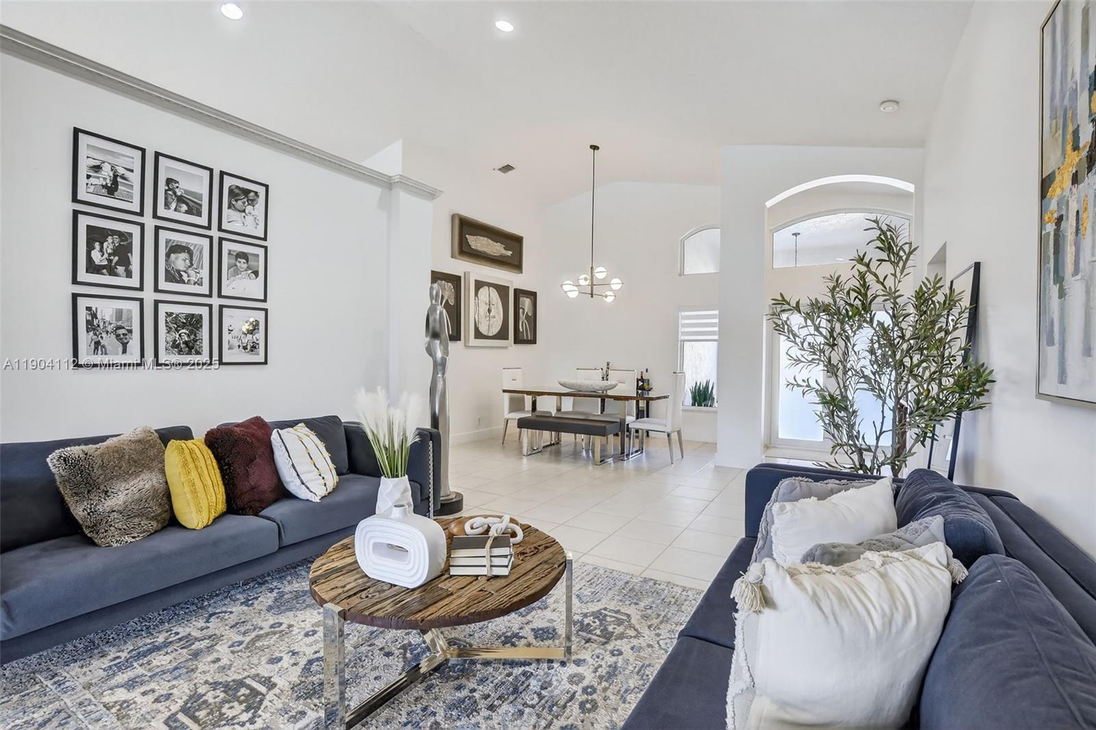 VULCAN MATERIALS COMPANY - Residential Lease