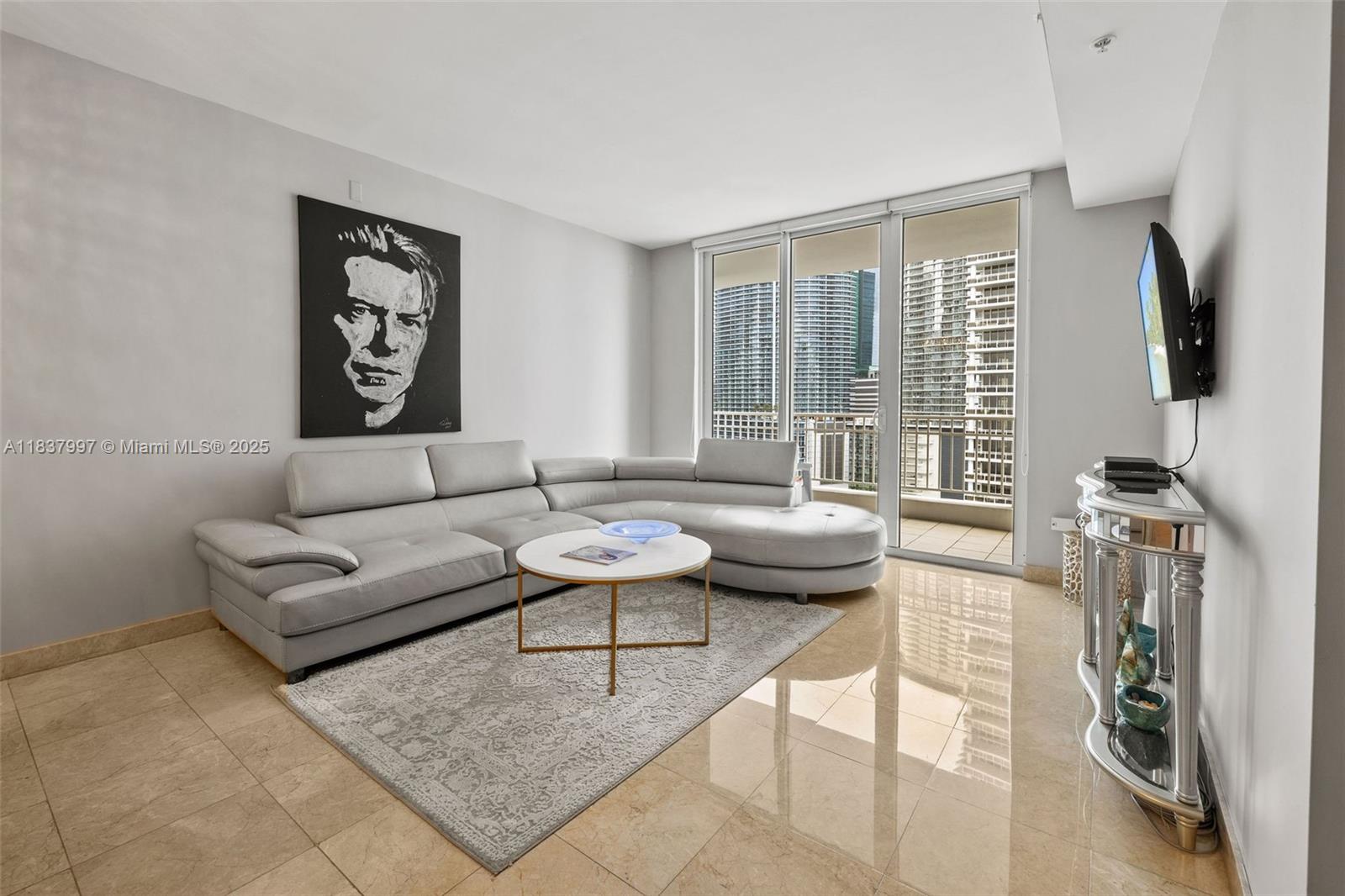 801 Brickell Key Blvd 2006, Miami, FL, 33131/$595,000 3 801 Brickell Key Blvd 2006