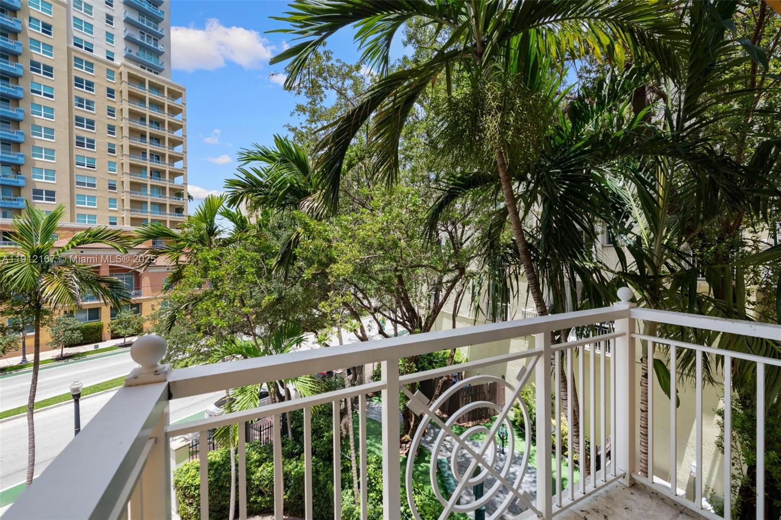 THE COURTS AT SOUTH BEACH - Residential Lease