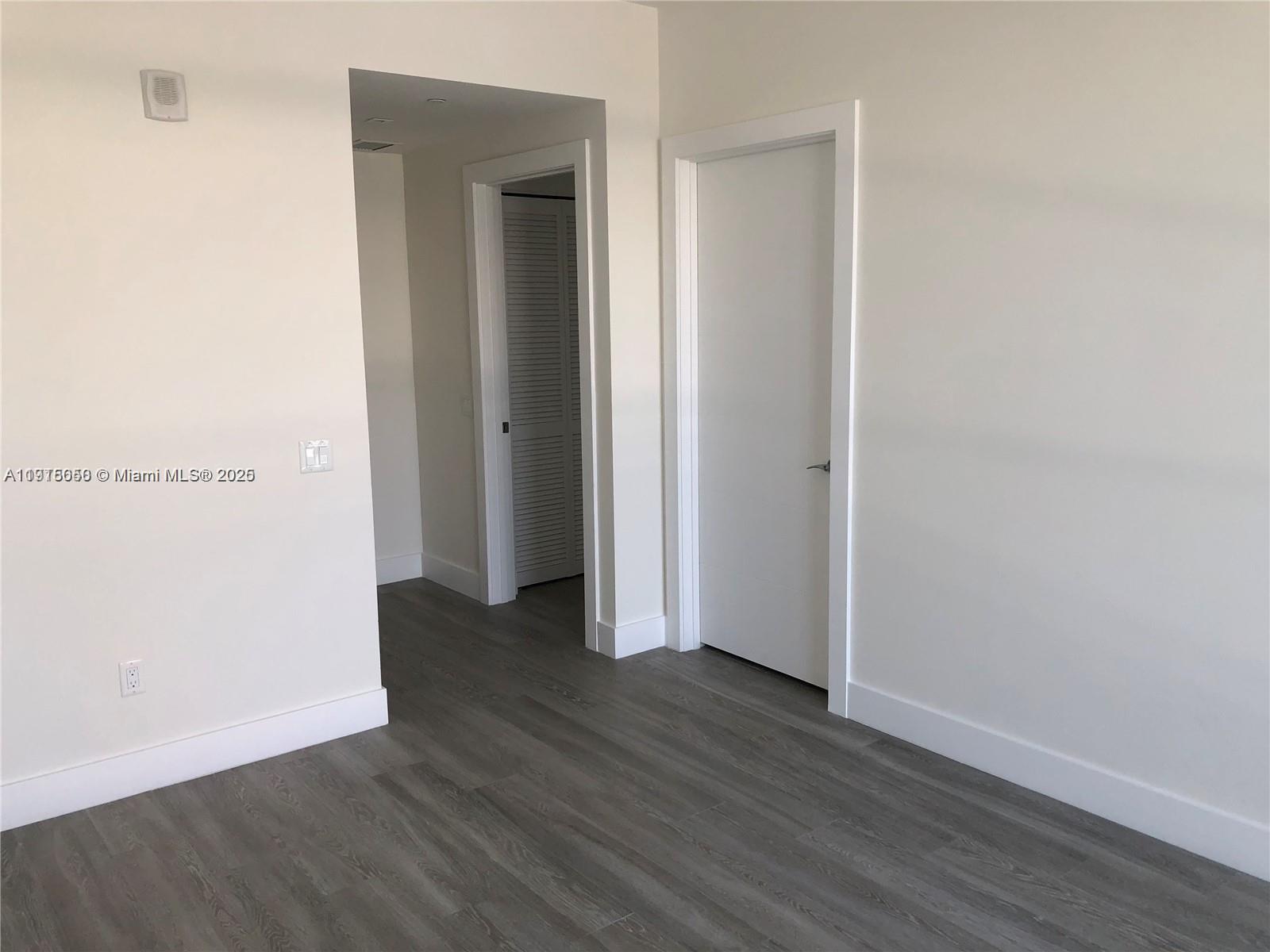 2960 NE 207th St 1006