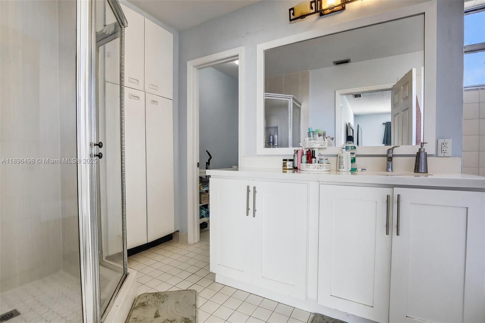 LAKESIDE SOUTH - Residential