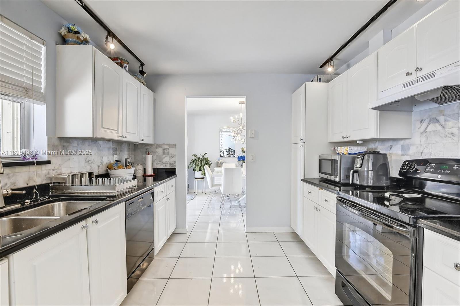 LAKESIDE SOUTH - Residential