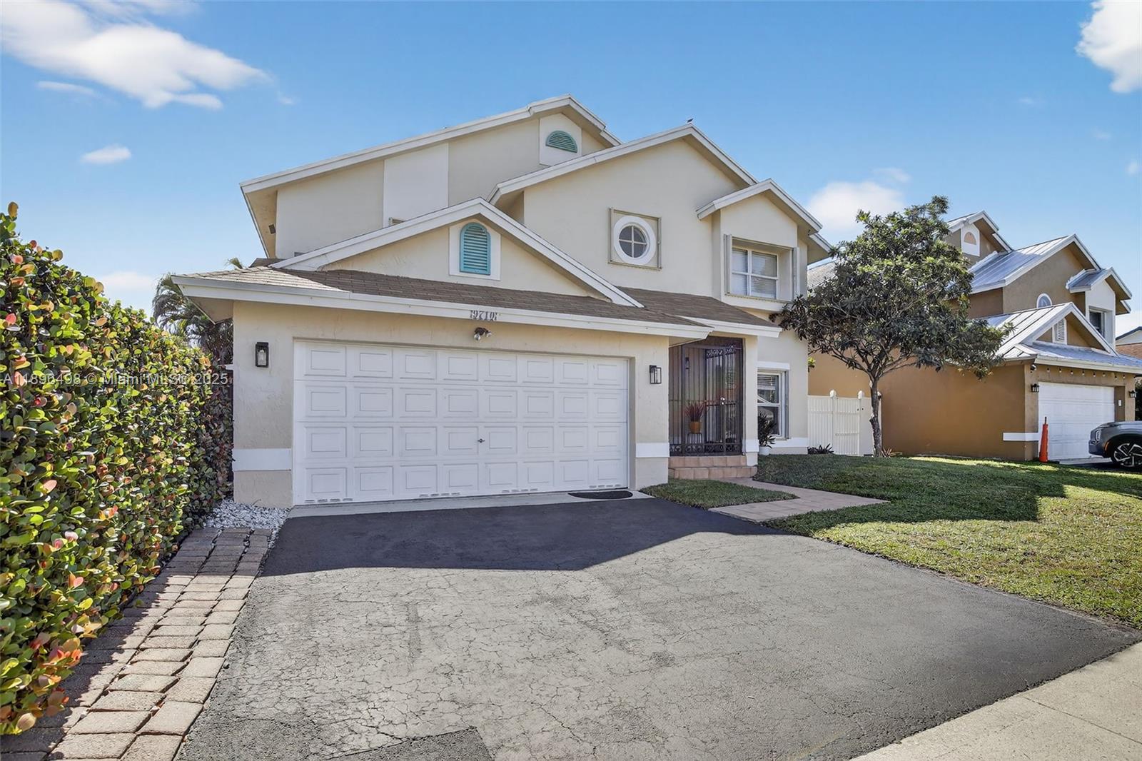 LAKESIDE SOUTH - Residential