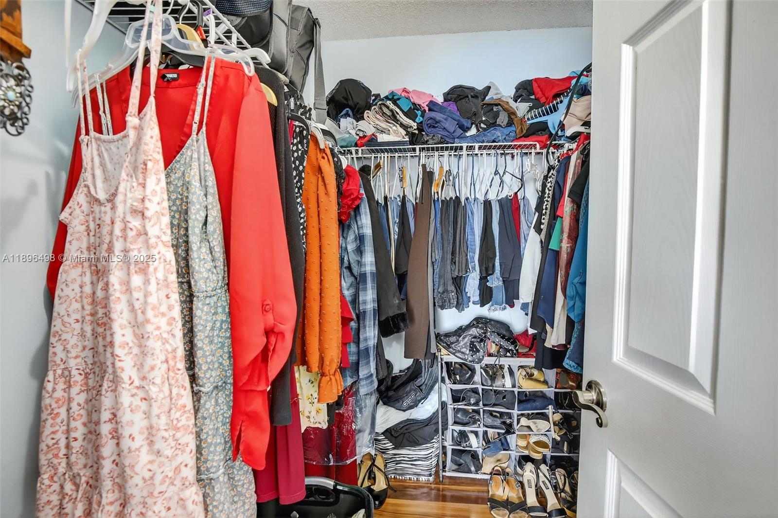 LAKESIDE SOUTH - Residential