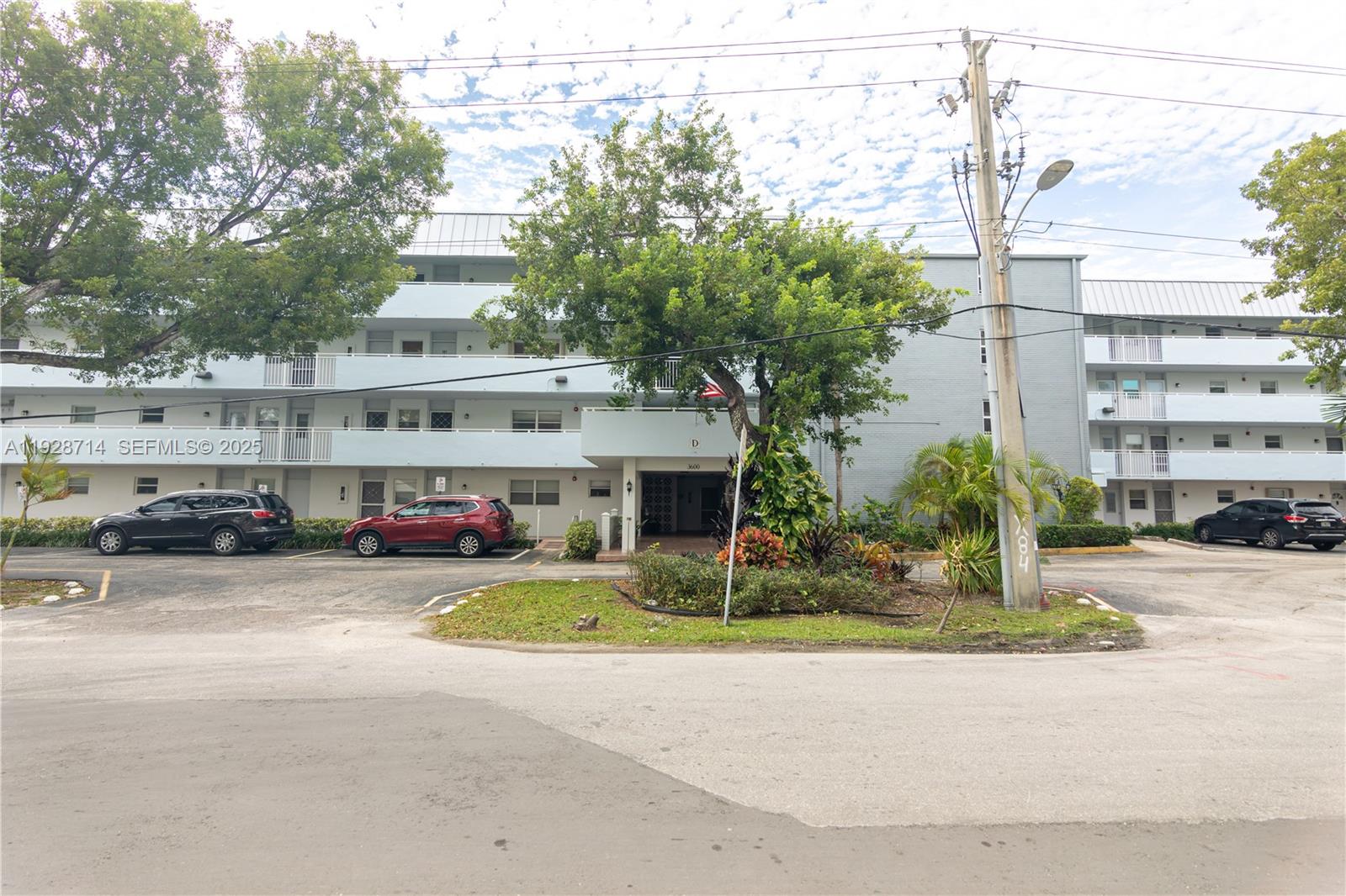 EDEN ISLES CONDO # 4 - Residential