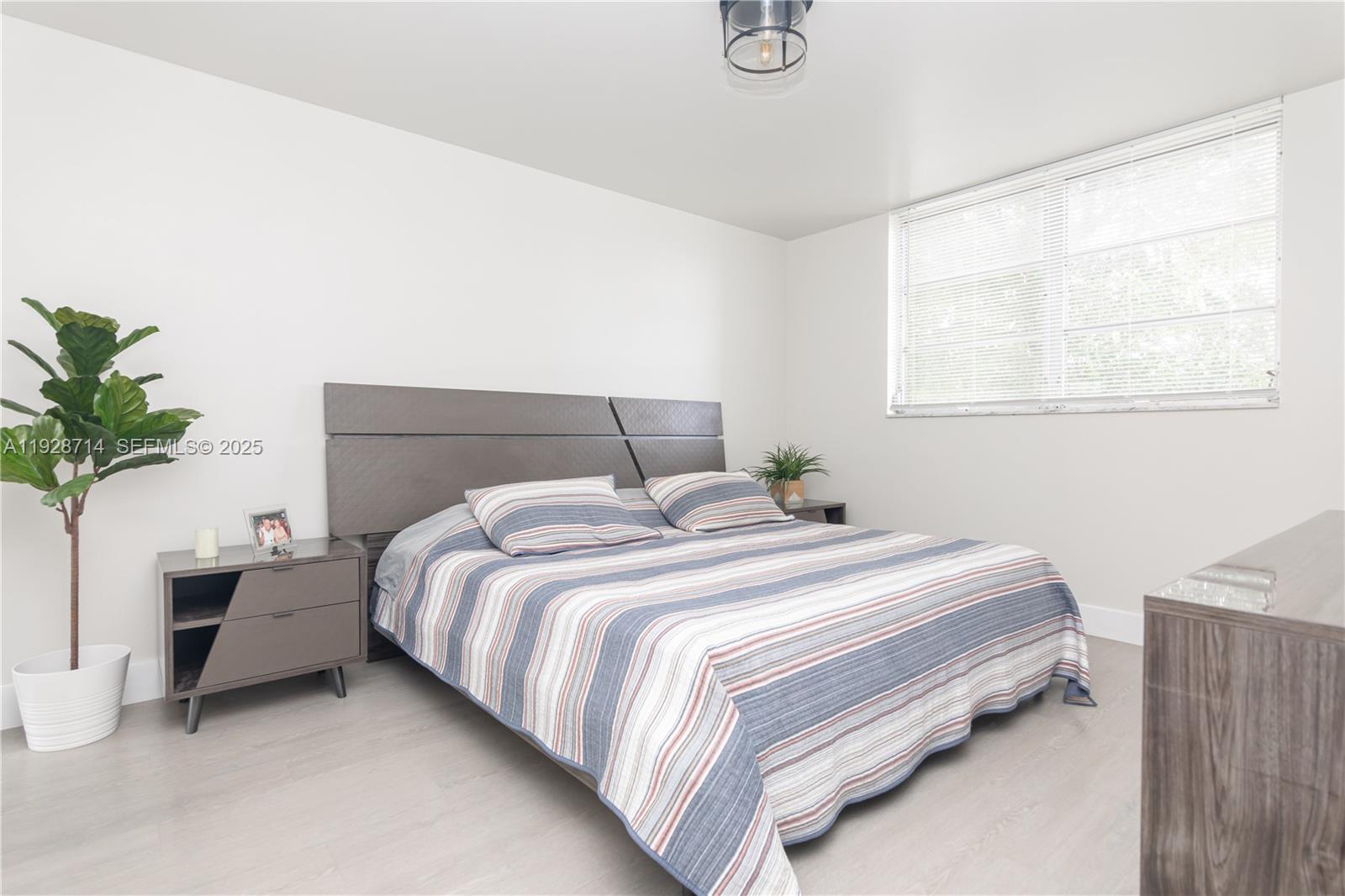 EDEN ISLES CONDO # 4 - Residential