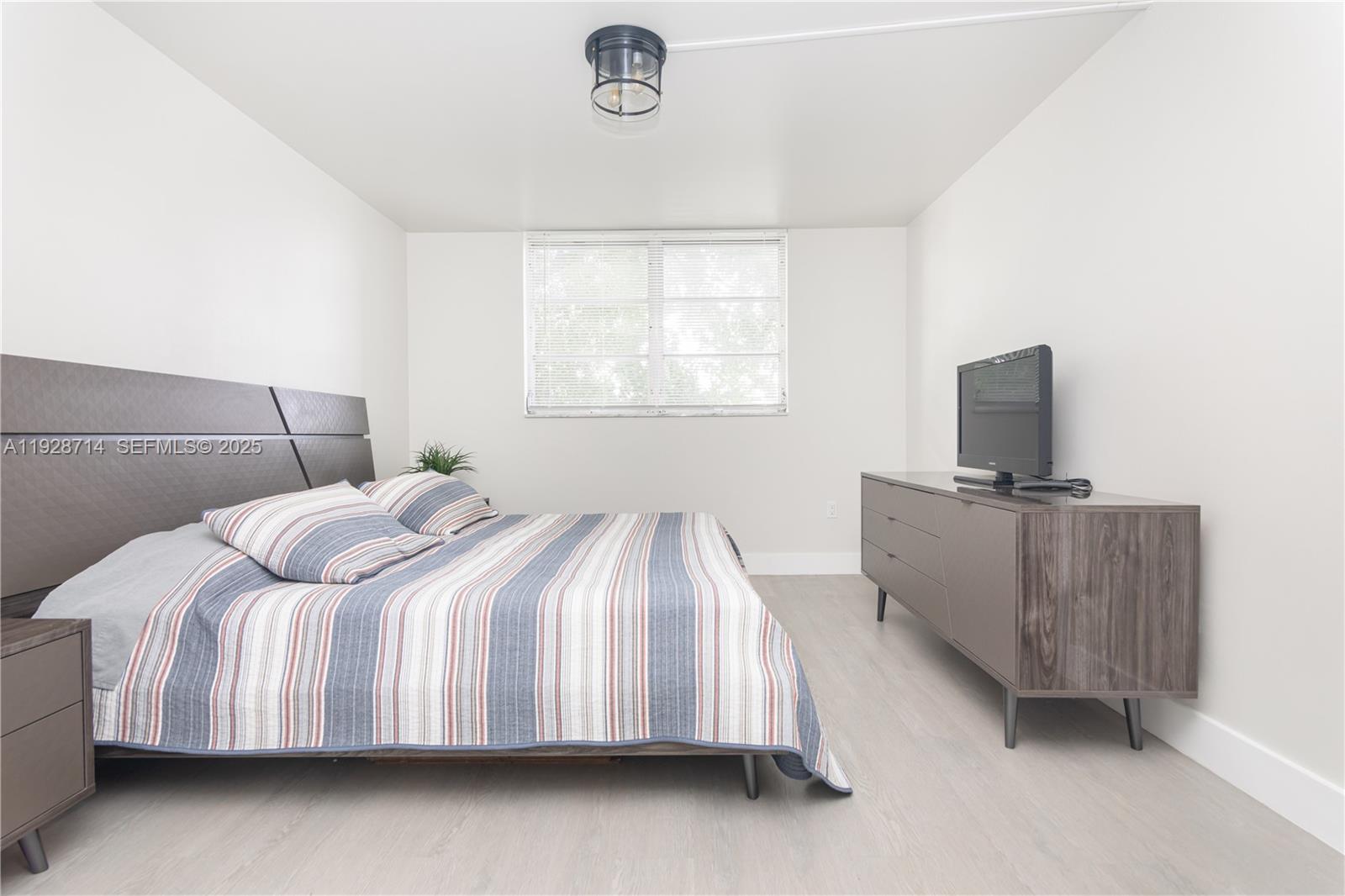 EDEN ISLES CONDO # 4 - Residential