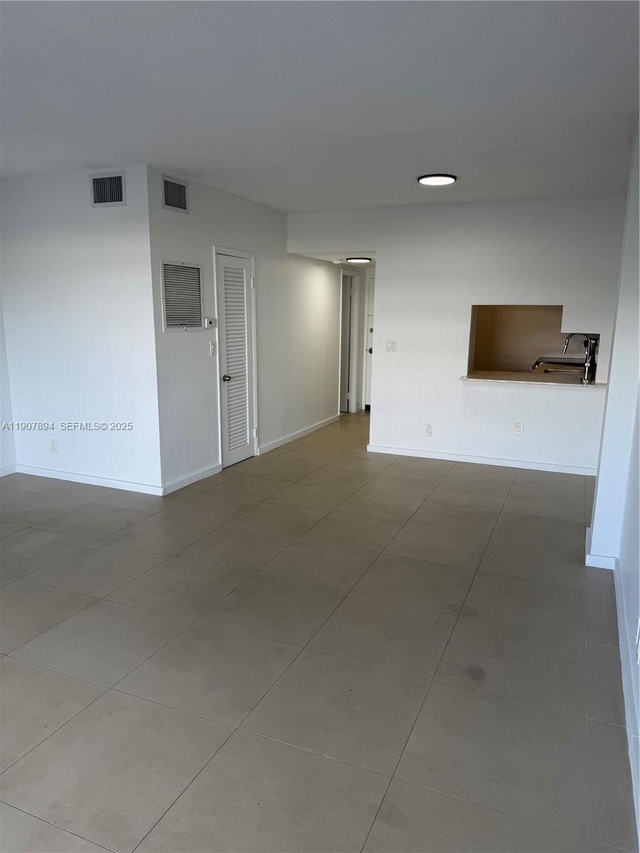 ISLAND PLACE AT NORTH BAY - Residential Lease