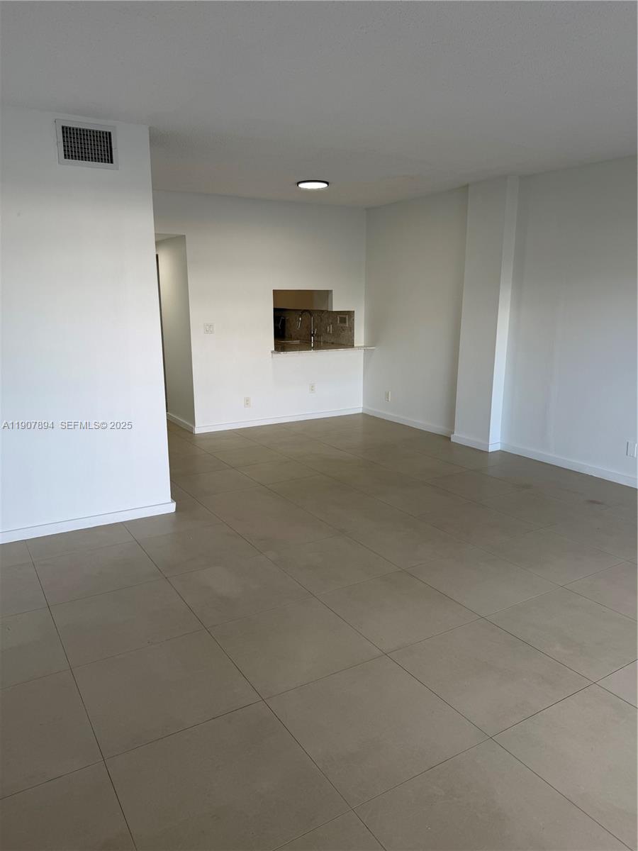 ISLAND PLACE AT NORTH BAY - Residential Lease