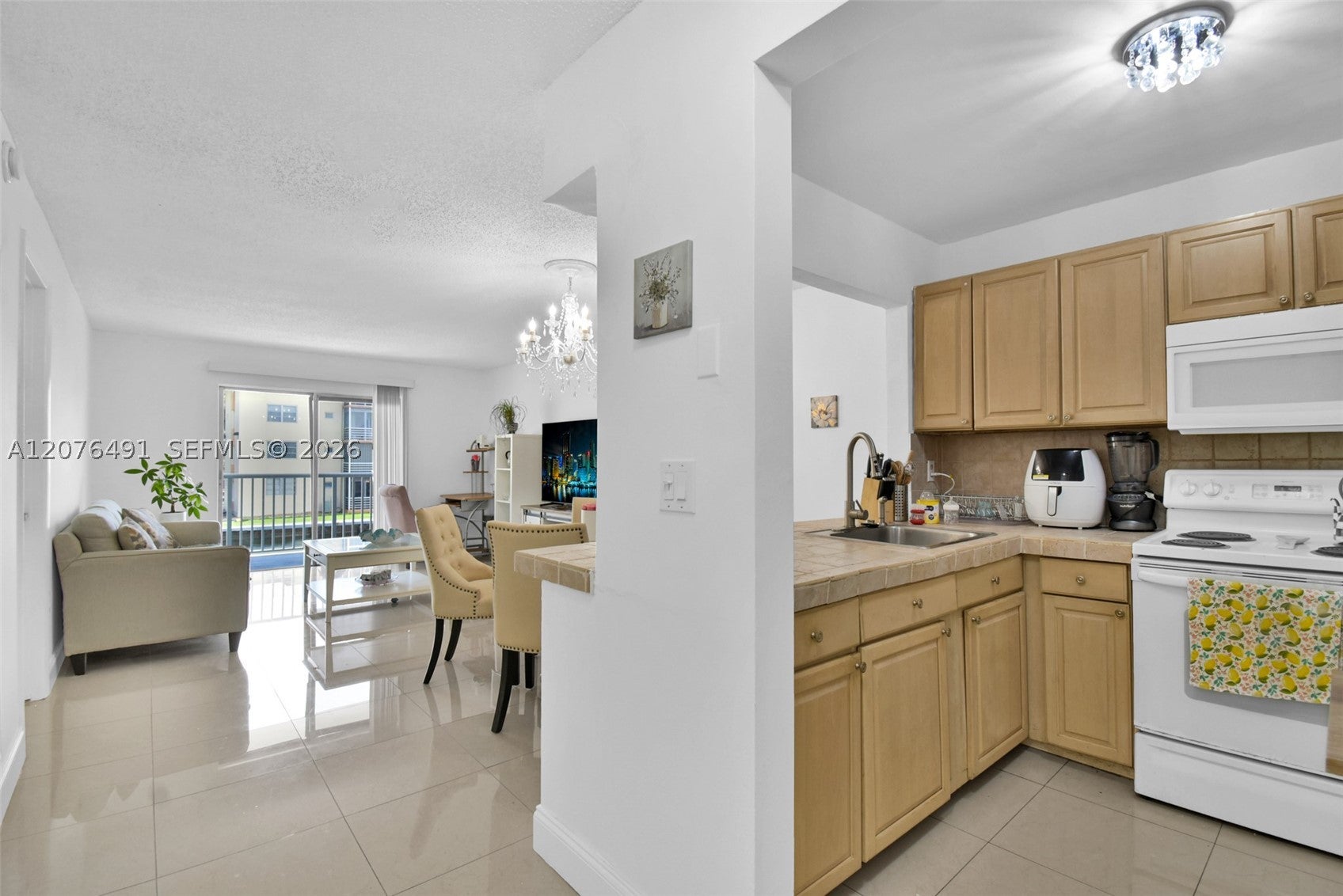 3527 NE 168th St 203