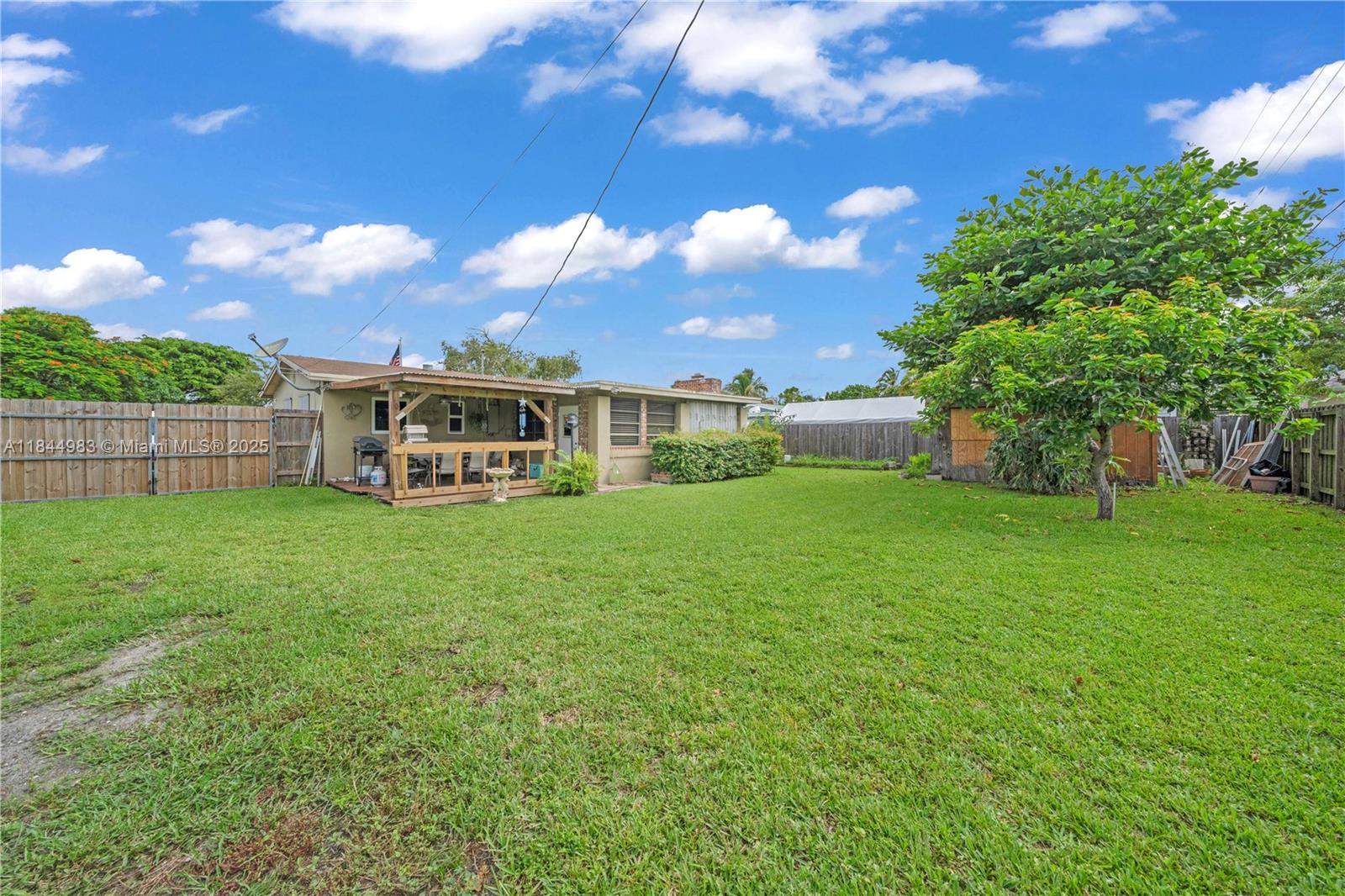 S CORAL HOMES SEC 3 - Residential