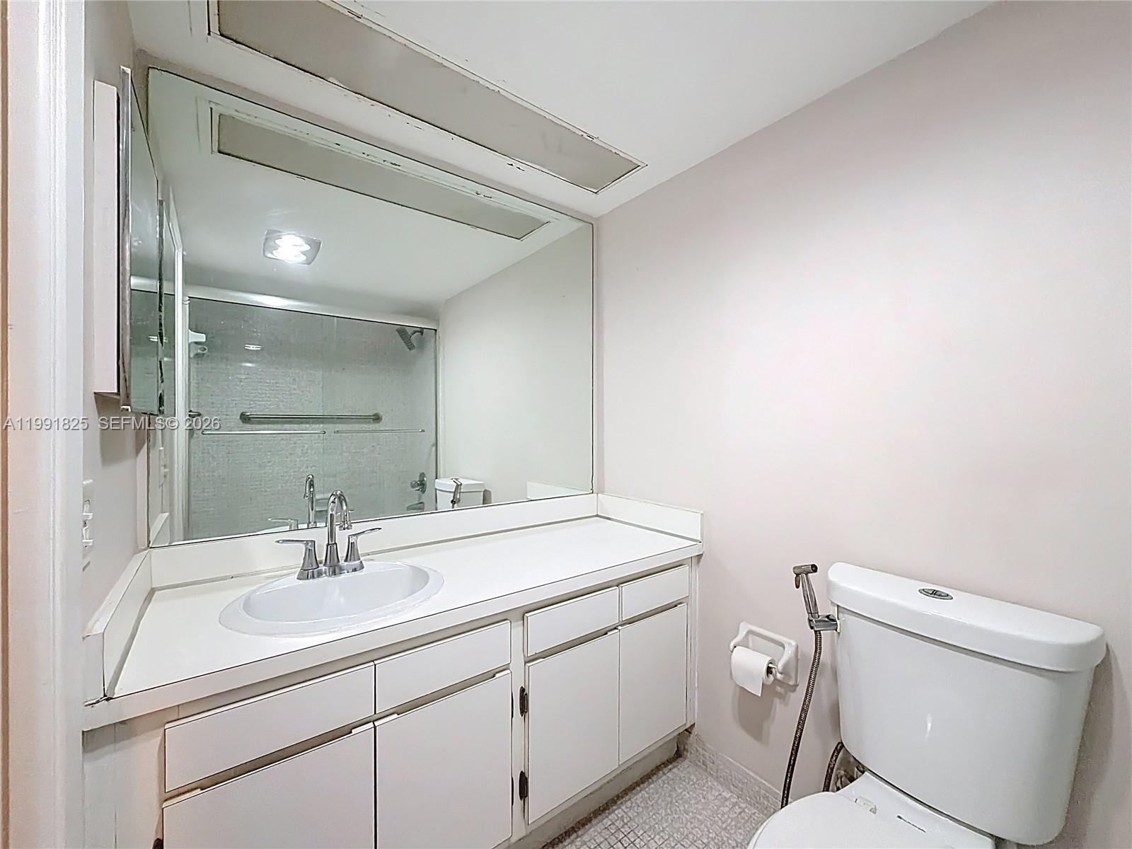 NO 60 PALM-AIRE COUNTRY C - Residential Lease