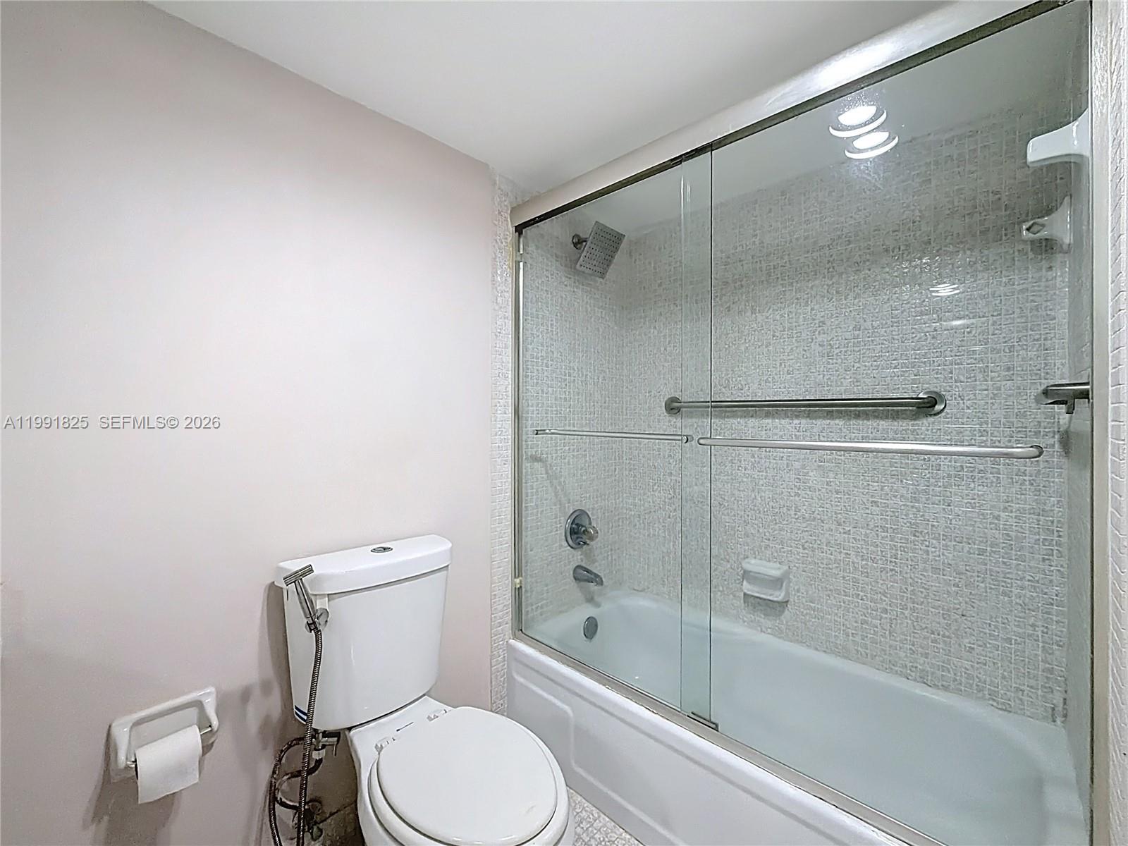 NO 60 PALM-AIRE COUNTRY C - Residential Lease
