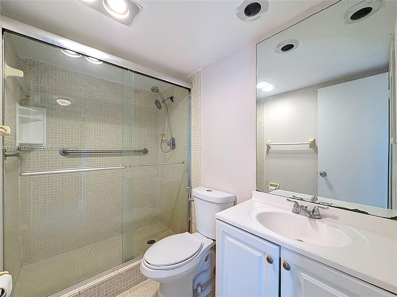 NO 60 PALM-AIRE COUNTRY C - Residential Lease