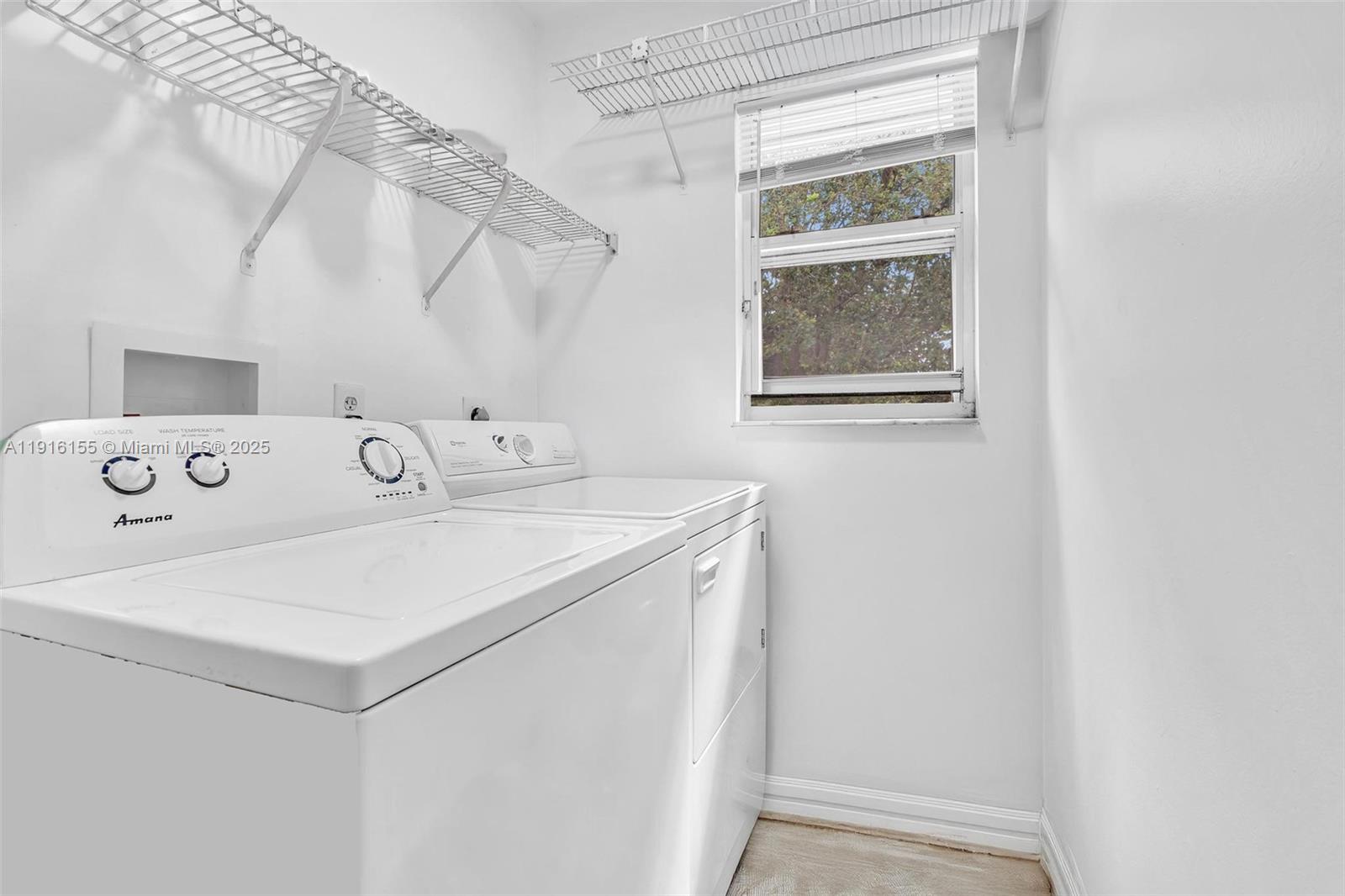 EMBASSY LAKES - Residential