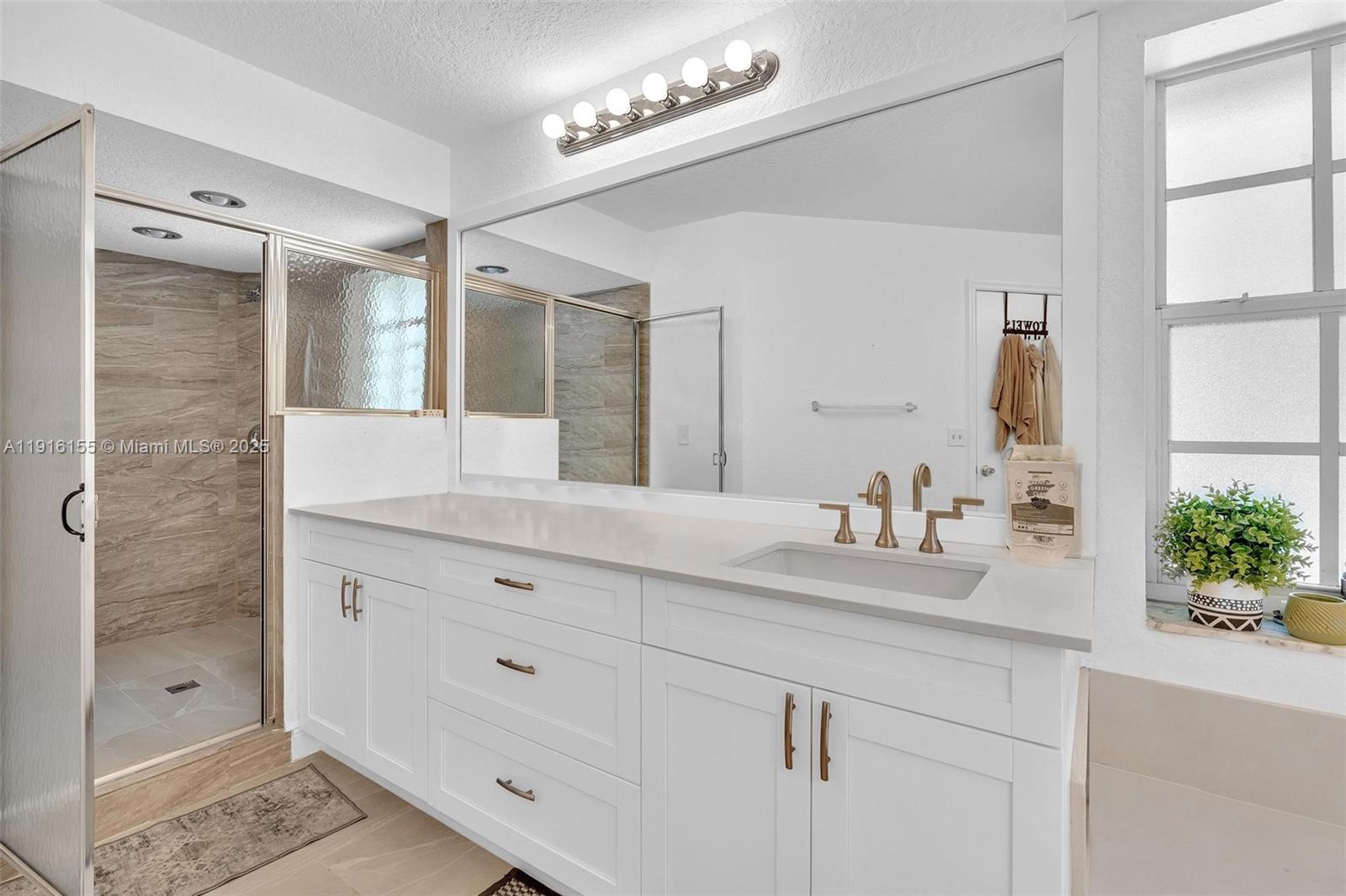 EMBASSY LAKES - Residential