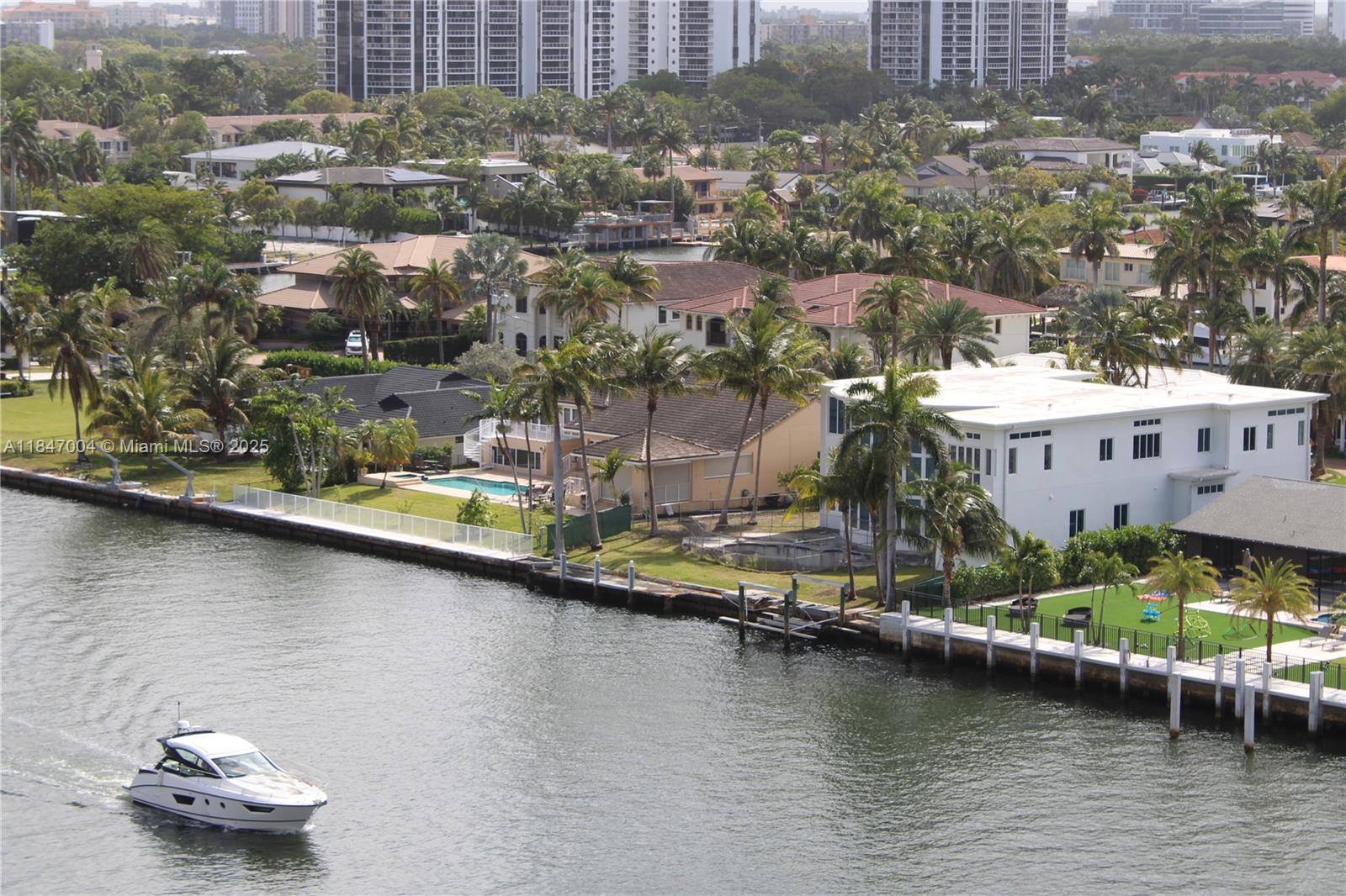 AVANT GARDE CONDO - Residential