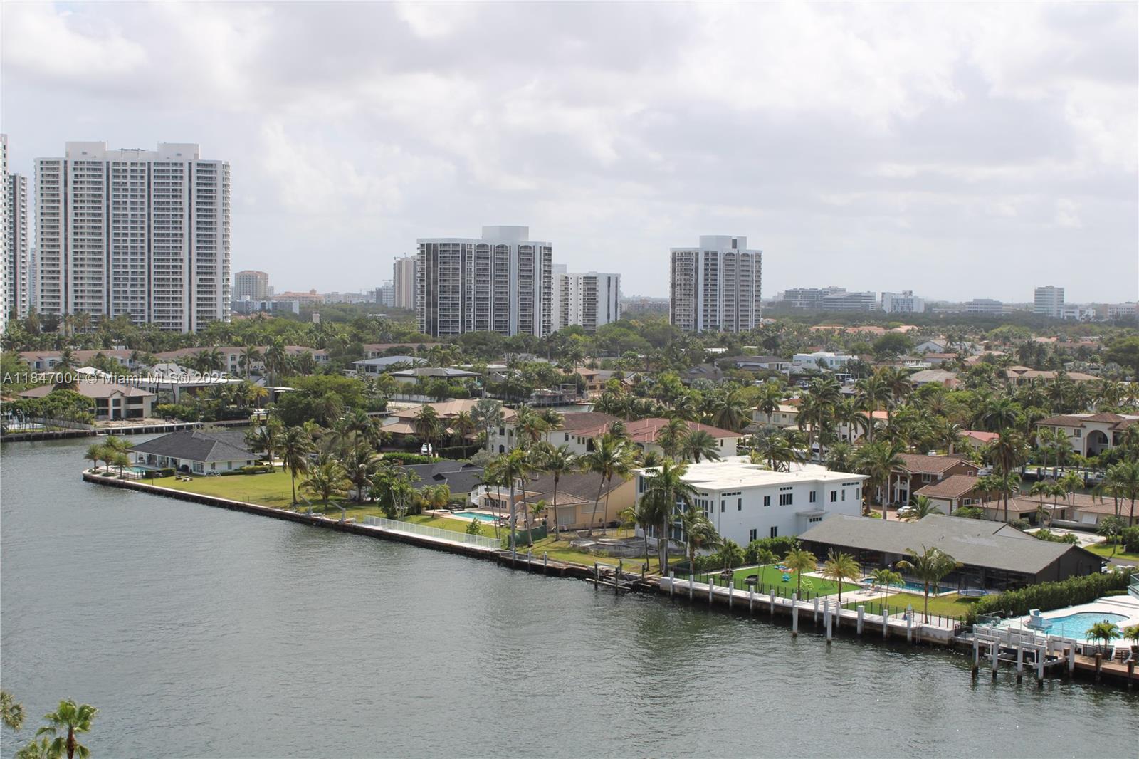 AVANT GARDE CONDO - Residential