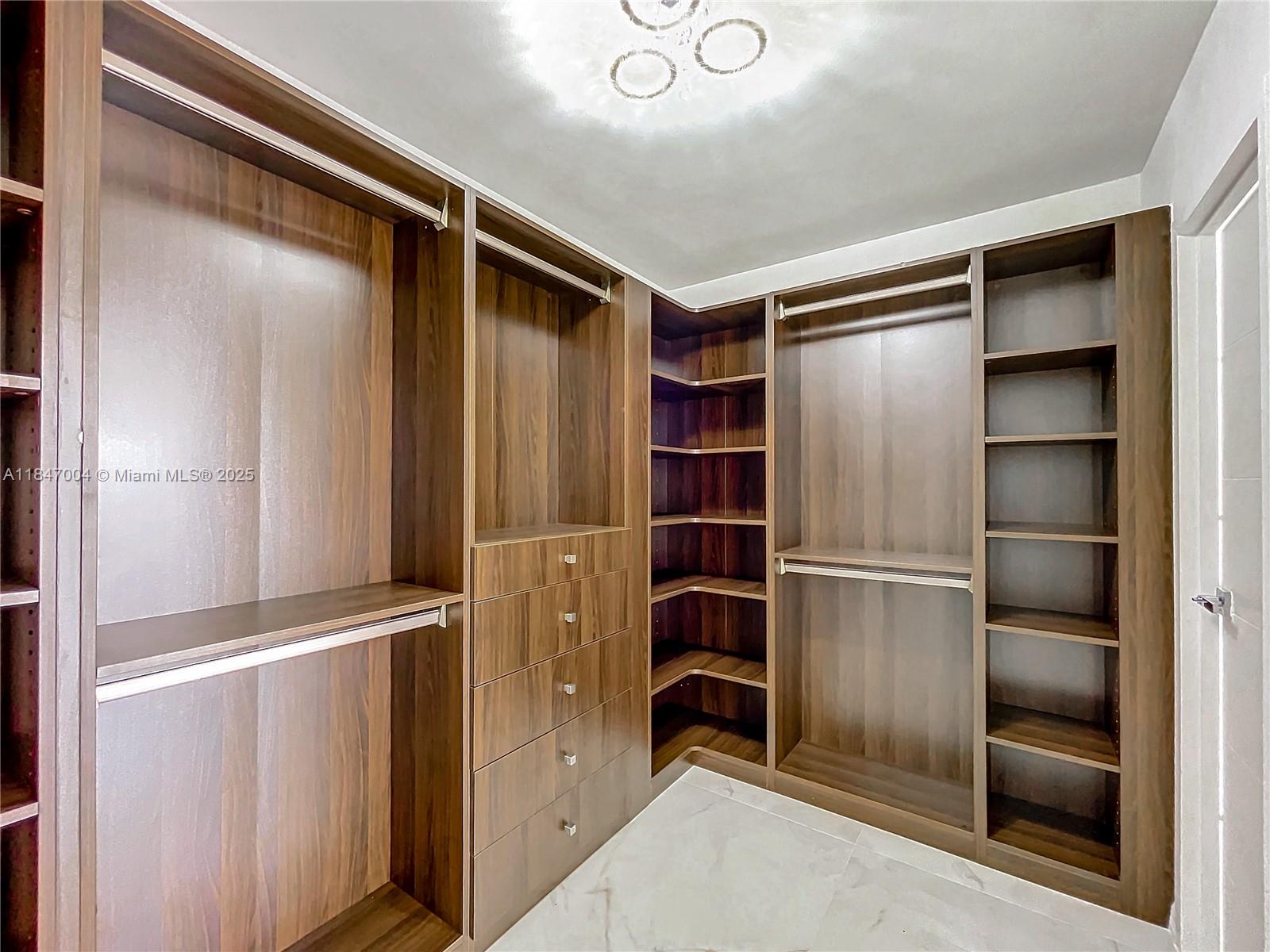 AVANT GARDE CONDO - Residential