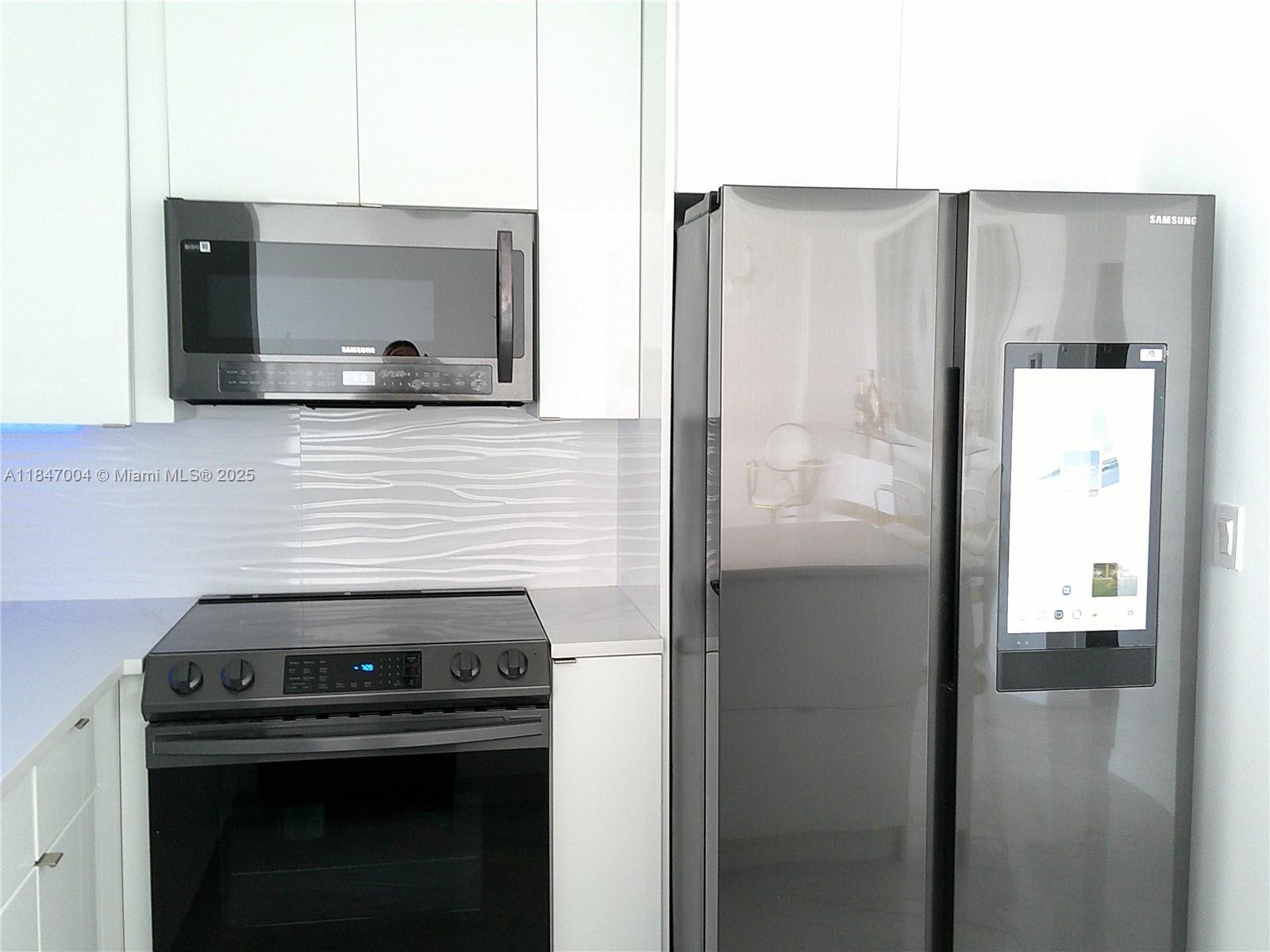 AVANT GARDE CONDO - Residential