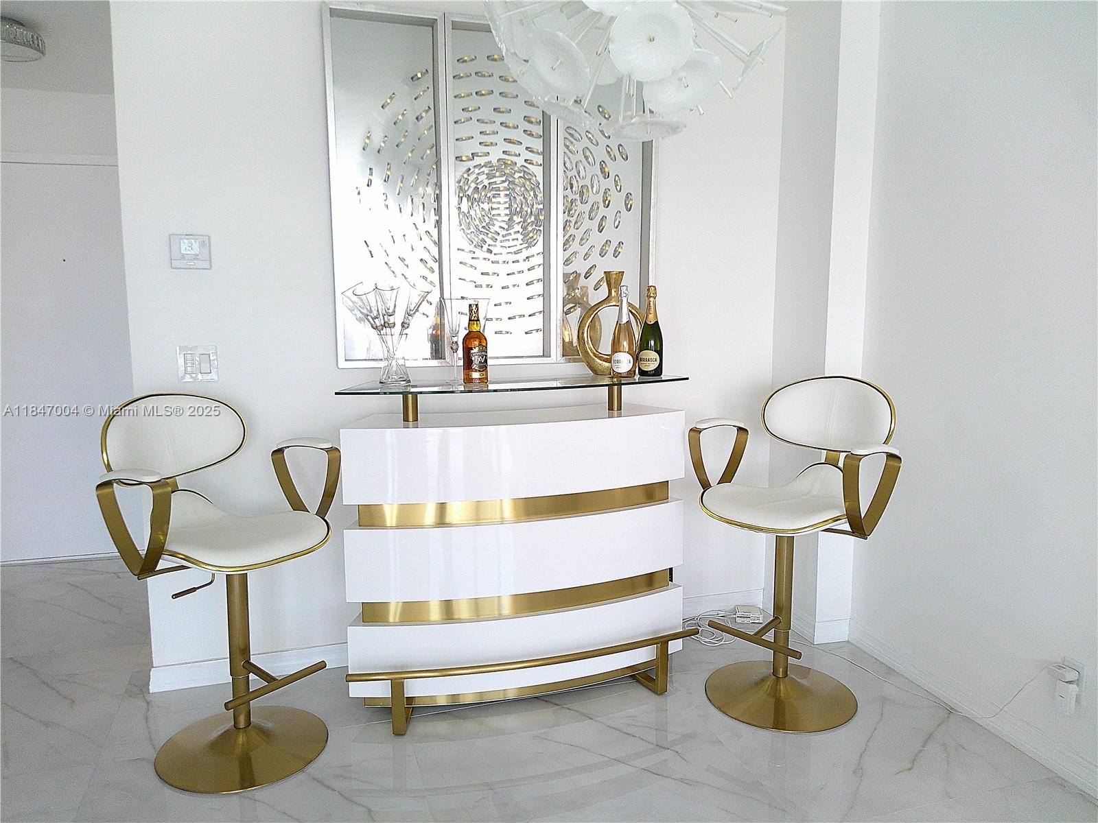 AVANT GARDE CONDO - Residential