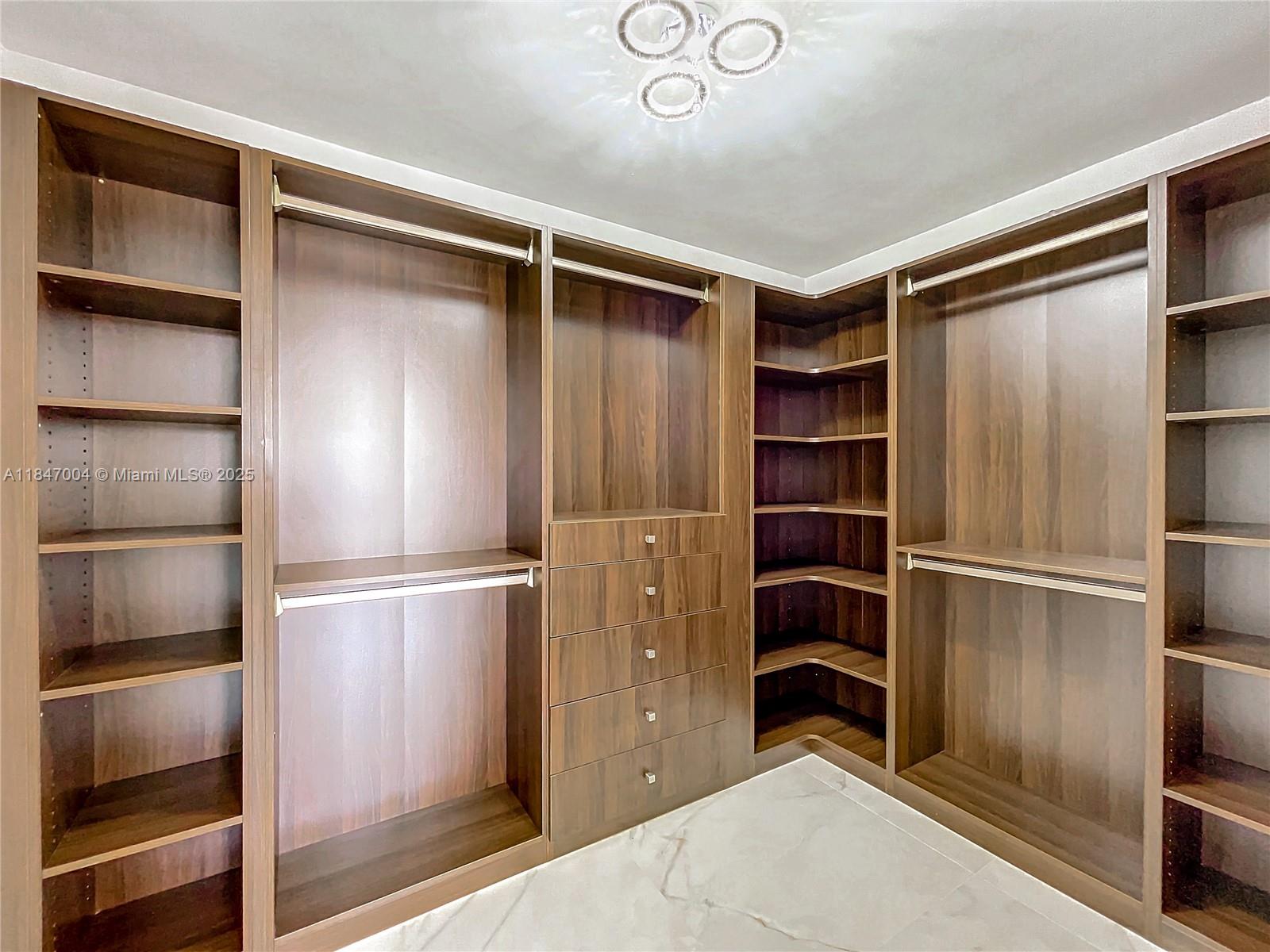 AVANT GARDE CONDO - Residential