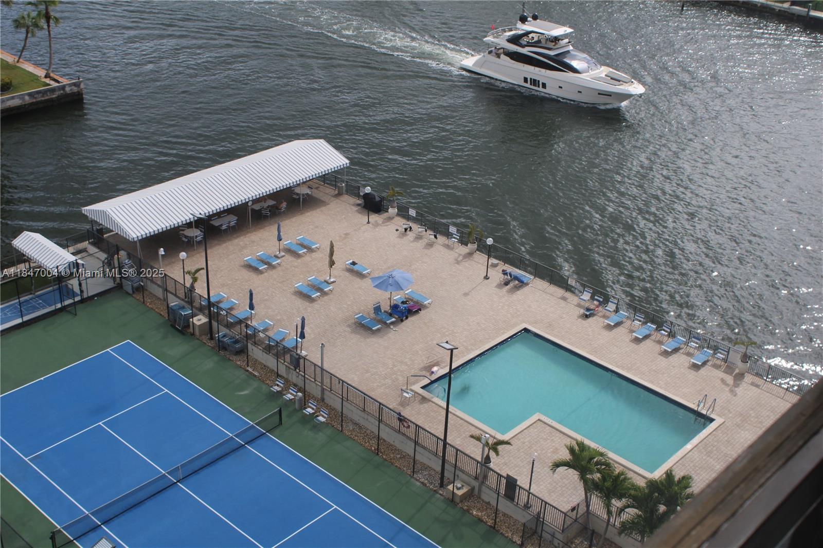 AVANT GARDE CONDO - Residential