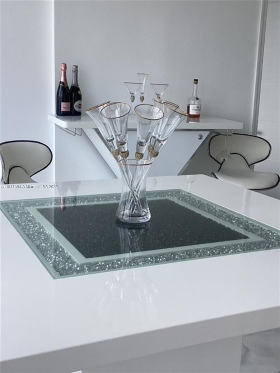 AVANT GARDE CONDO - Residential