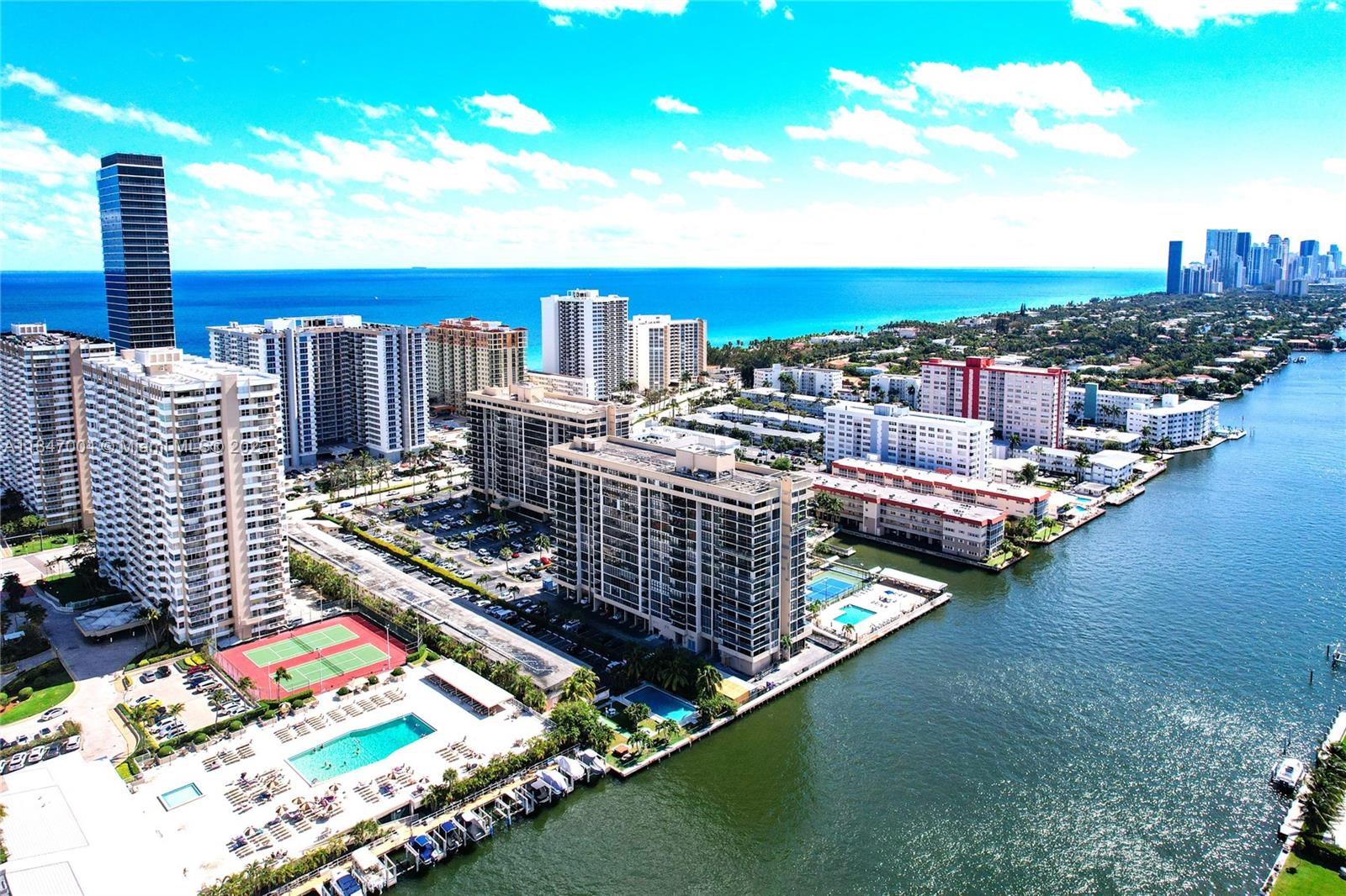 AVANT GARDE CONDO - Residential