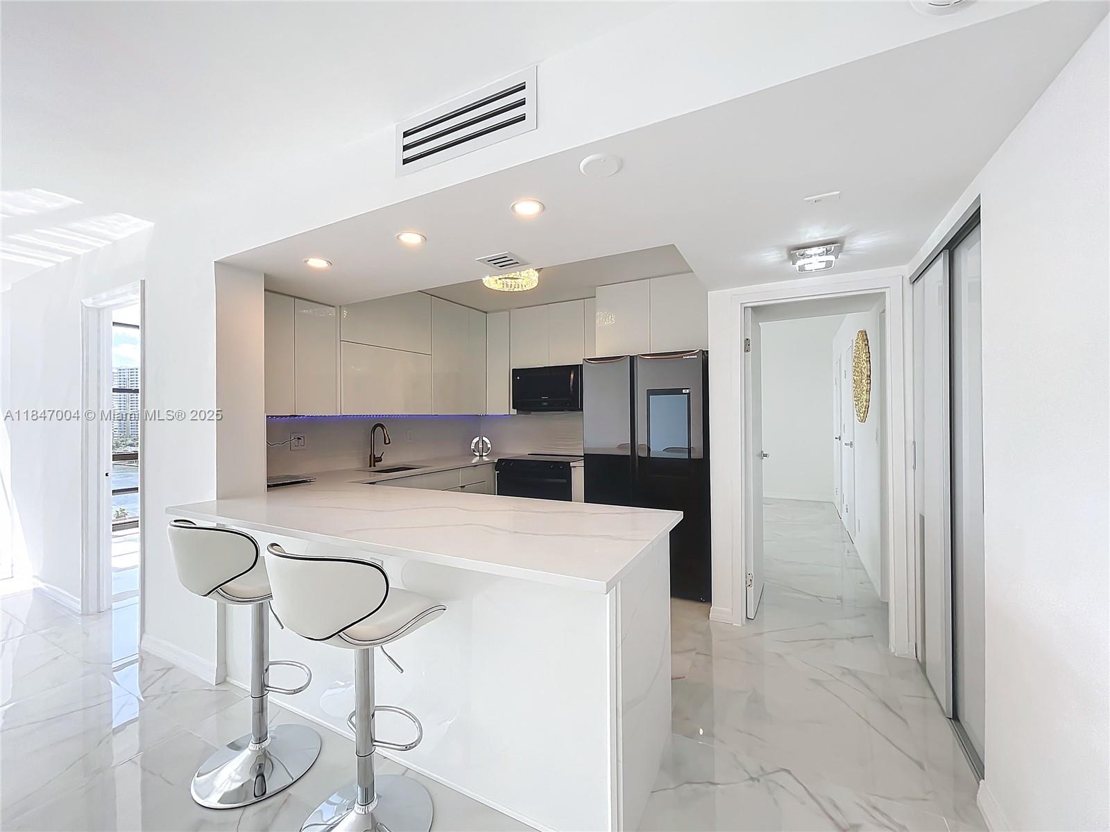 AVANT GARDE CONDO - Residential