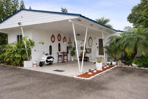 1281 NW 31st Ave Miami FL 33125