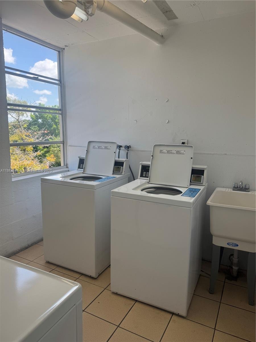 CYPRESS CHASE CONDO NO 8 - Residential