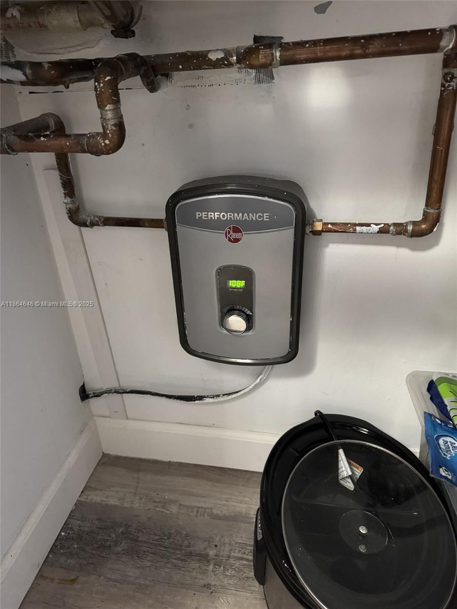 CYPRESS CHASE CONDO NO 8 - Residential