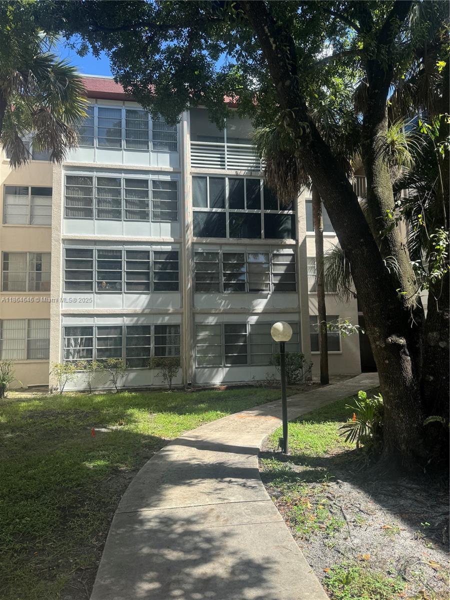 CYPRESS CHASE CONDO NO 8 - Residential