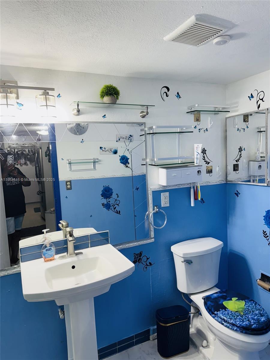 CYPRESS CHASE CONDO NO 8 - Residential