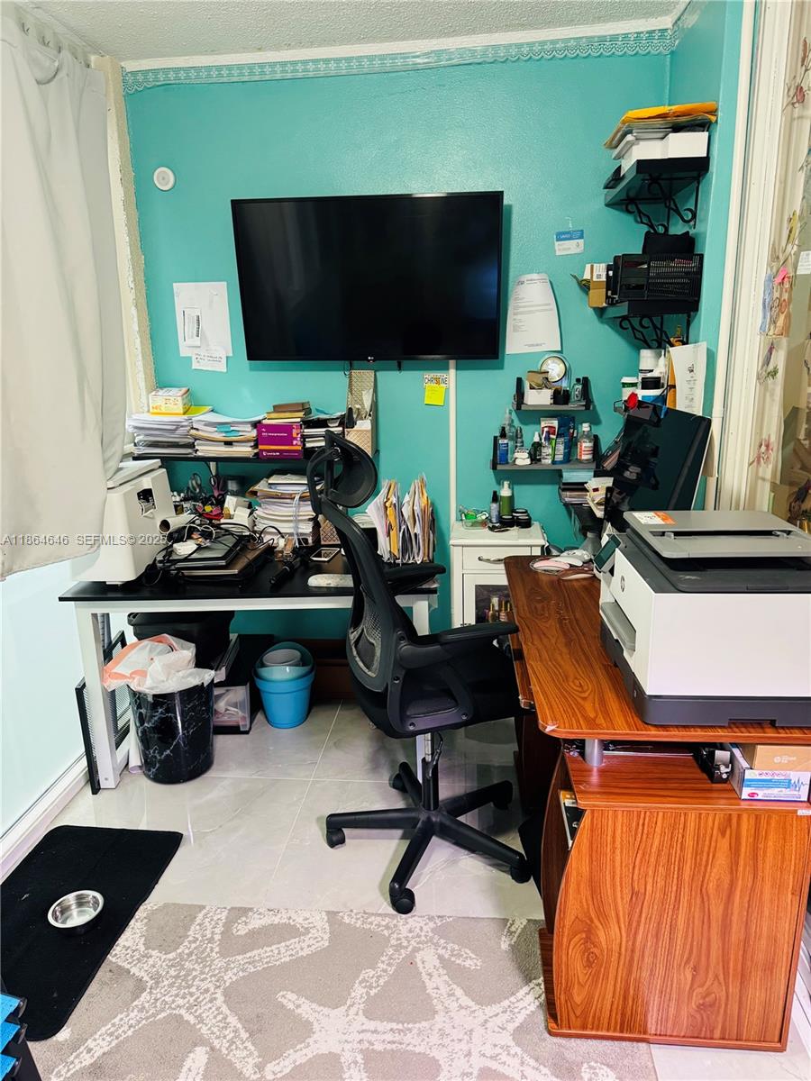 CYPRESS CHASE CONDO NO 8 - Residential