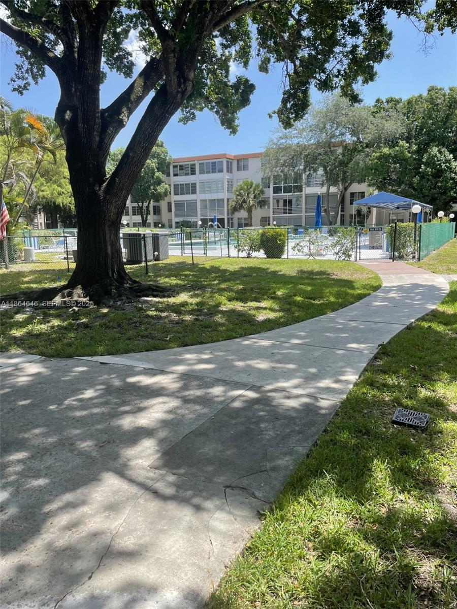 CYPRESS CHASE CONDO NO 8 - Residential