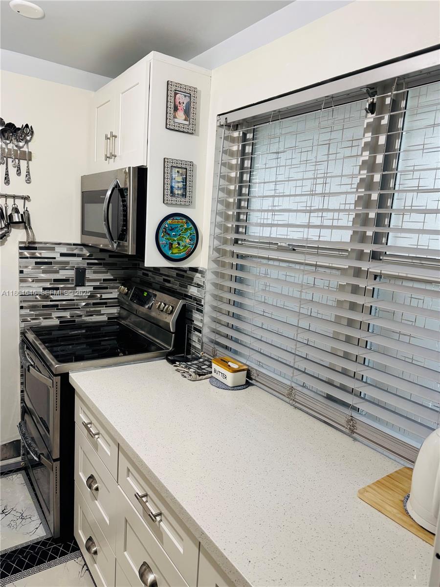 CYPRESS CHASE CONDO NO 8 - Residential