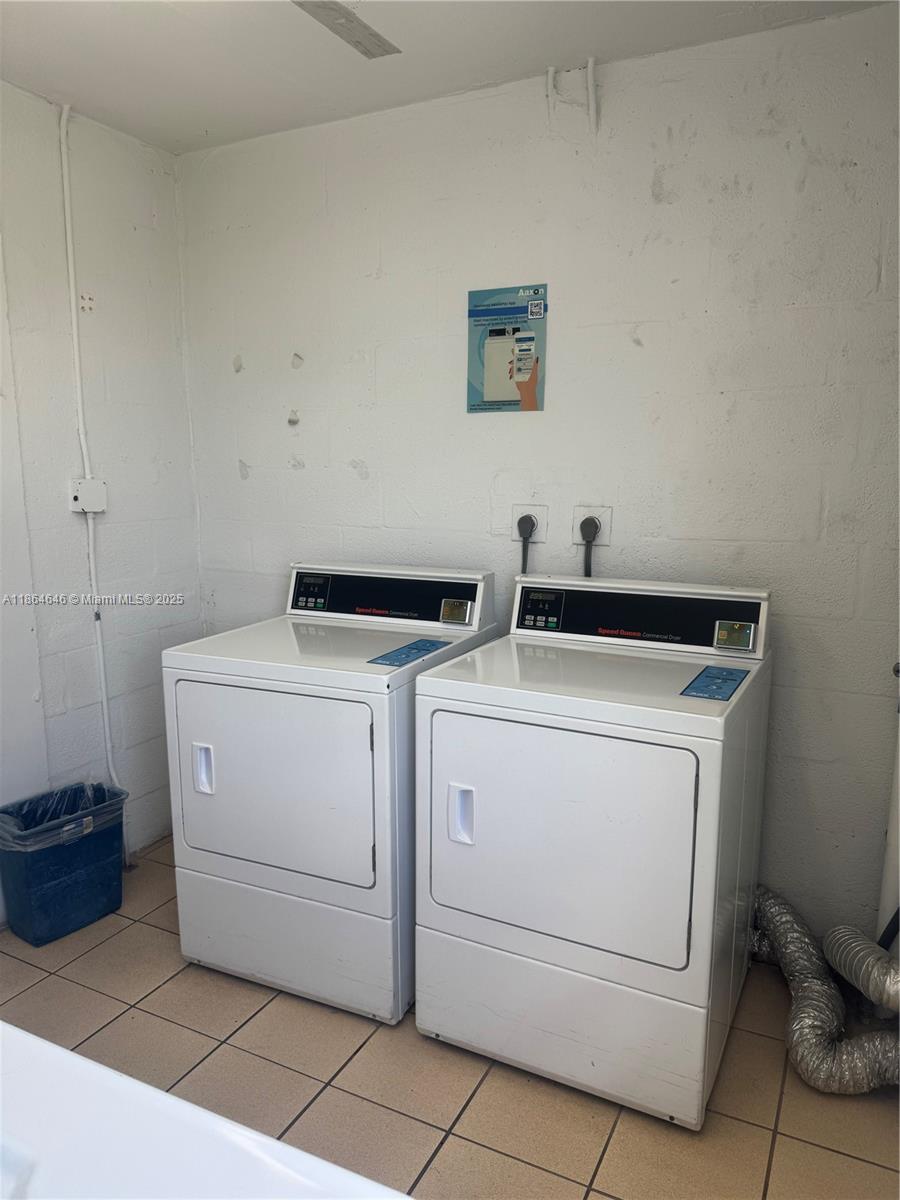 CYPRESS CHASE CONDO NO 8 - Residential