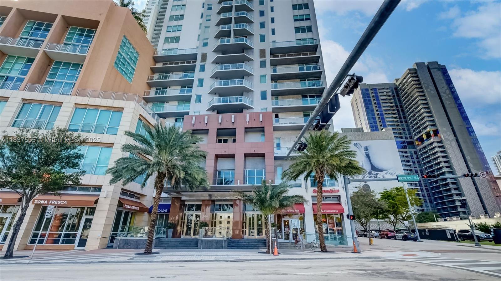 VIZCAYNE NORTH CONDO - Residential