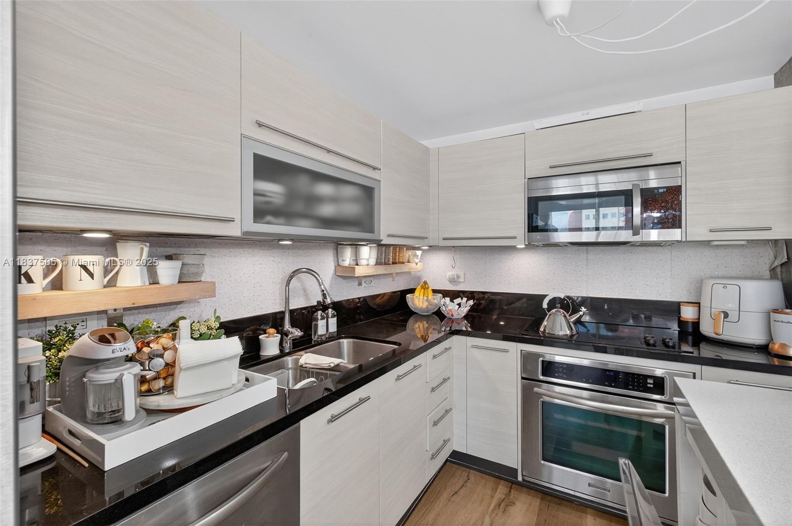 VIZCAYNE NORTH CONDO - Residential