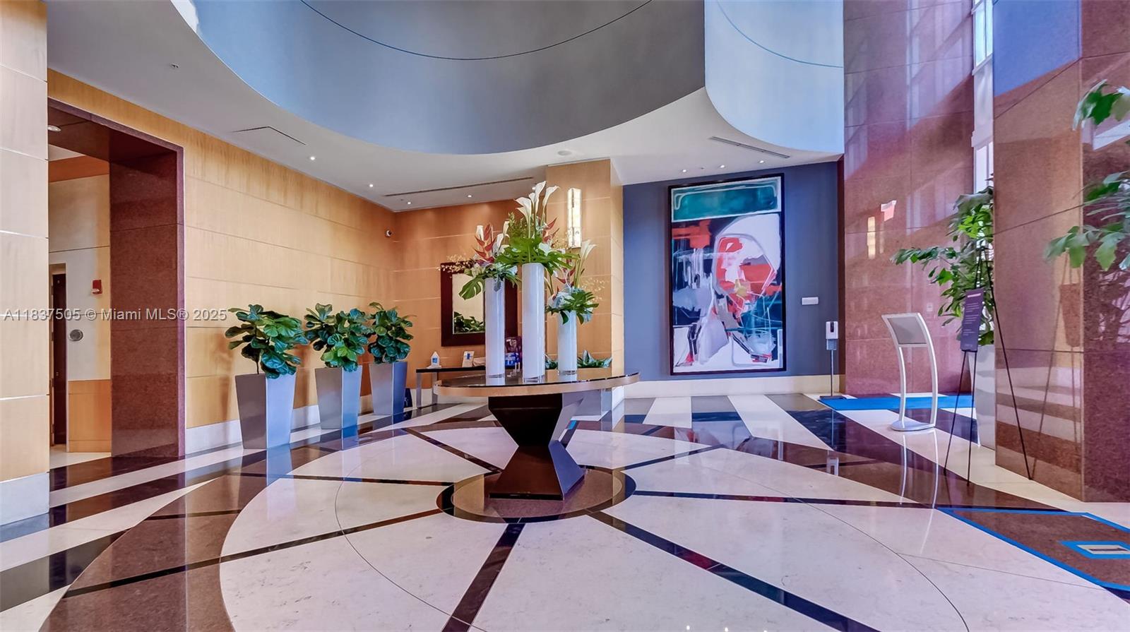 VIZCAYNE NORTH CONDO - Residential