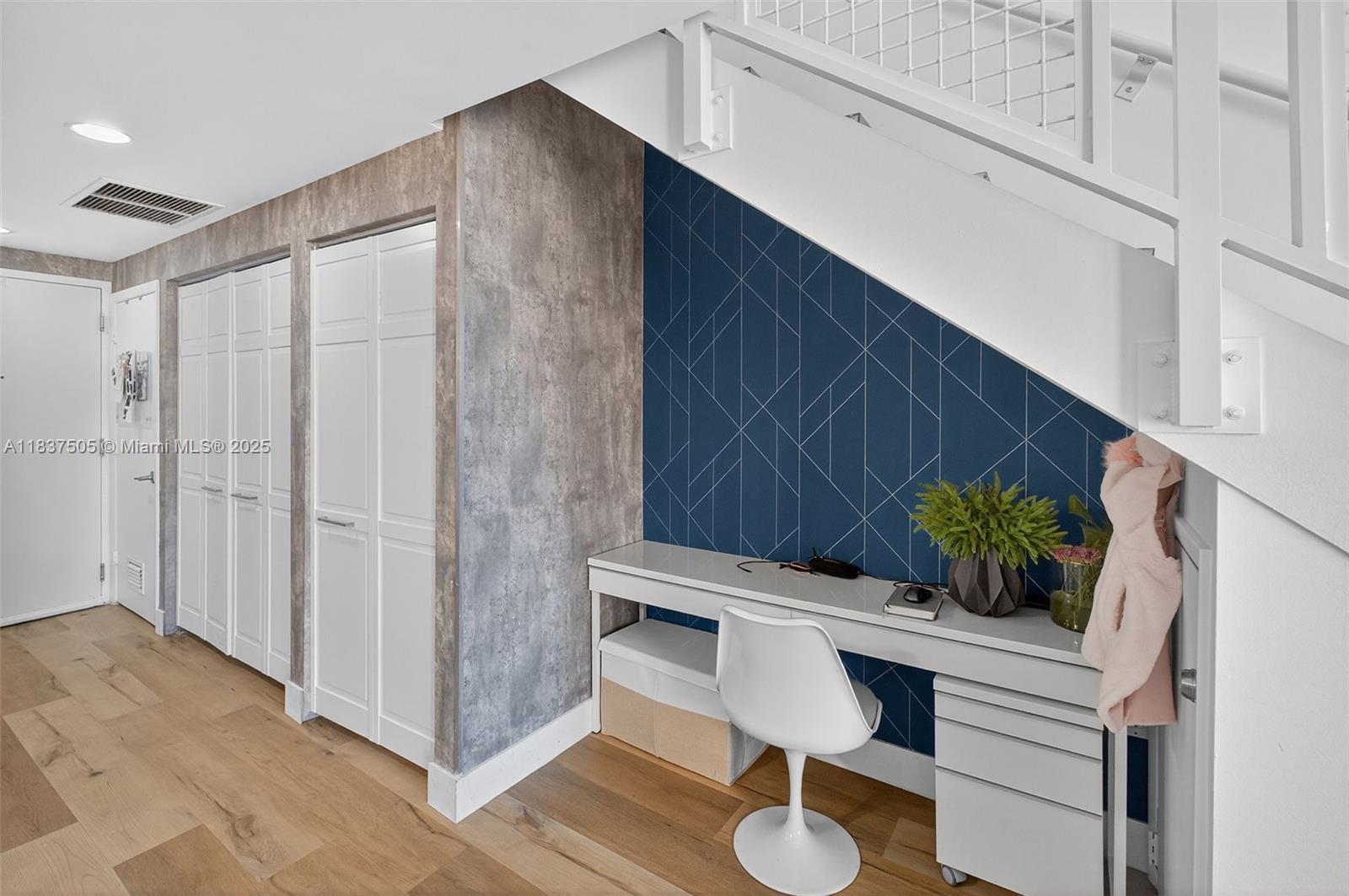 VIZCAYNE NORTH CONDO - Residential