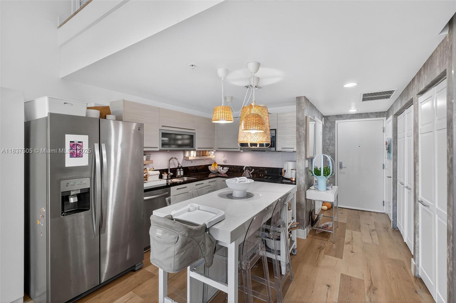 VIZCAYNE NORTH CONDO - Residential