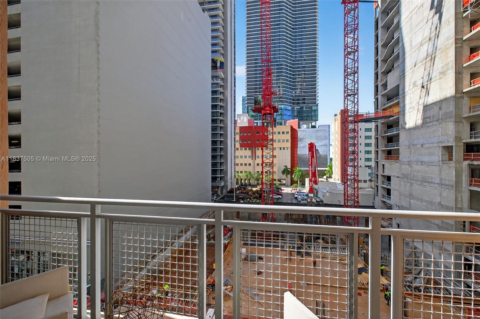 VIZCAYNE NORTH CONDO - Residential